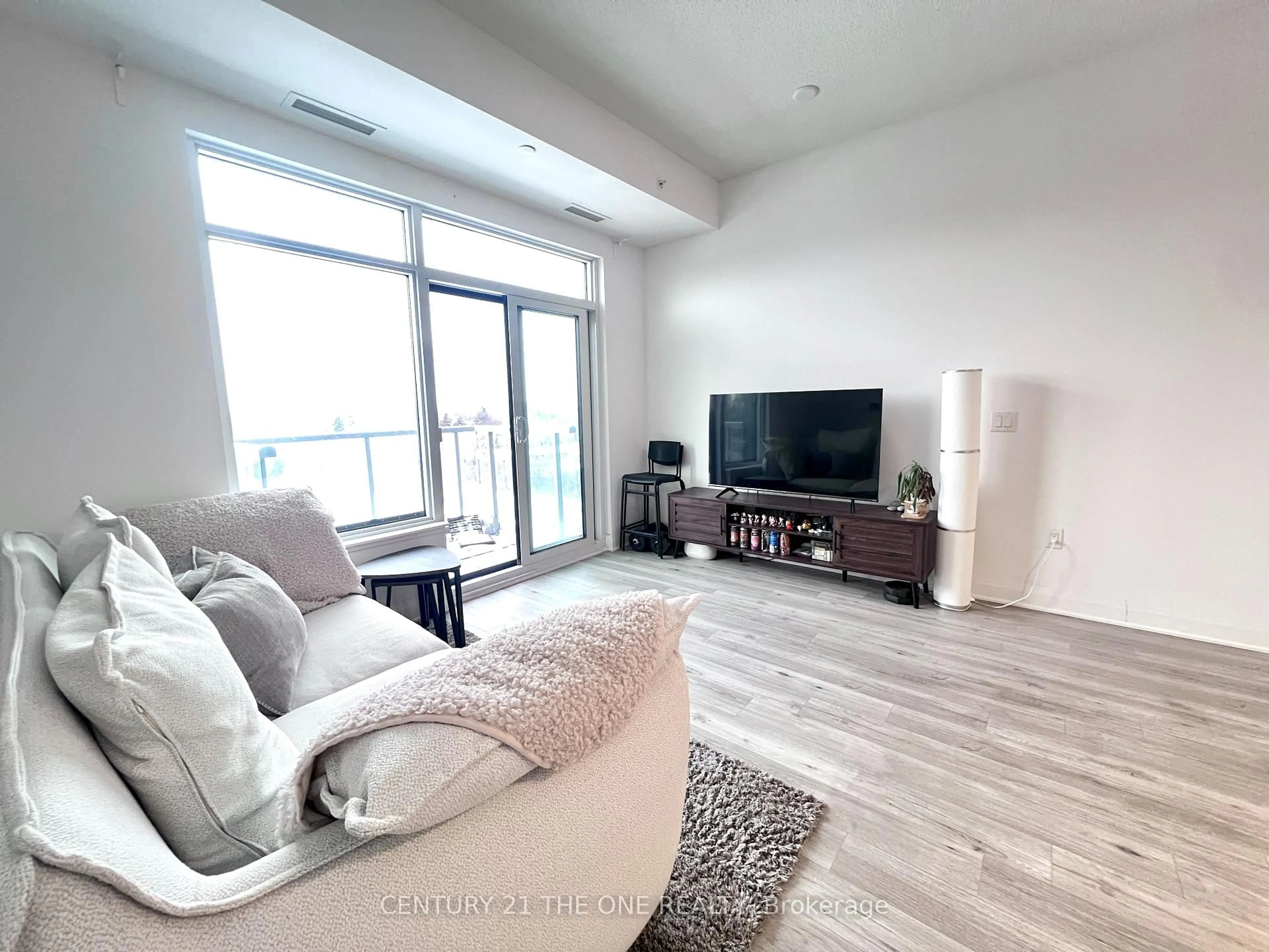 Living room with furniture, unknown for 3220 Sheppard Ave #419, Toronto Ontario M1T 3K3