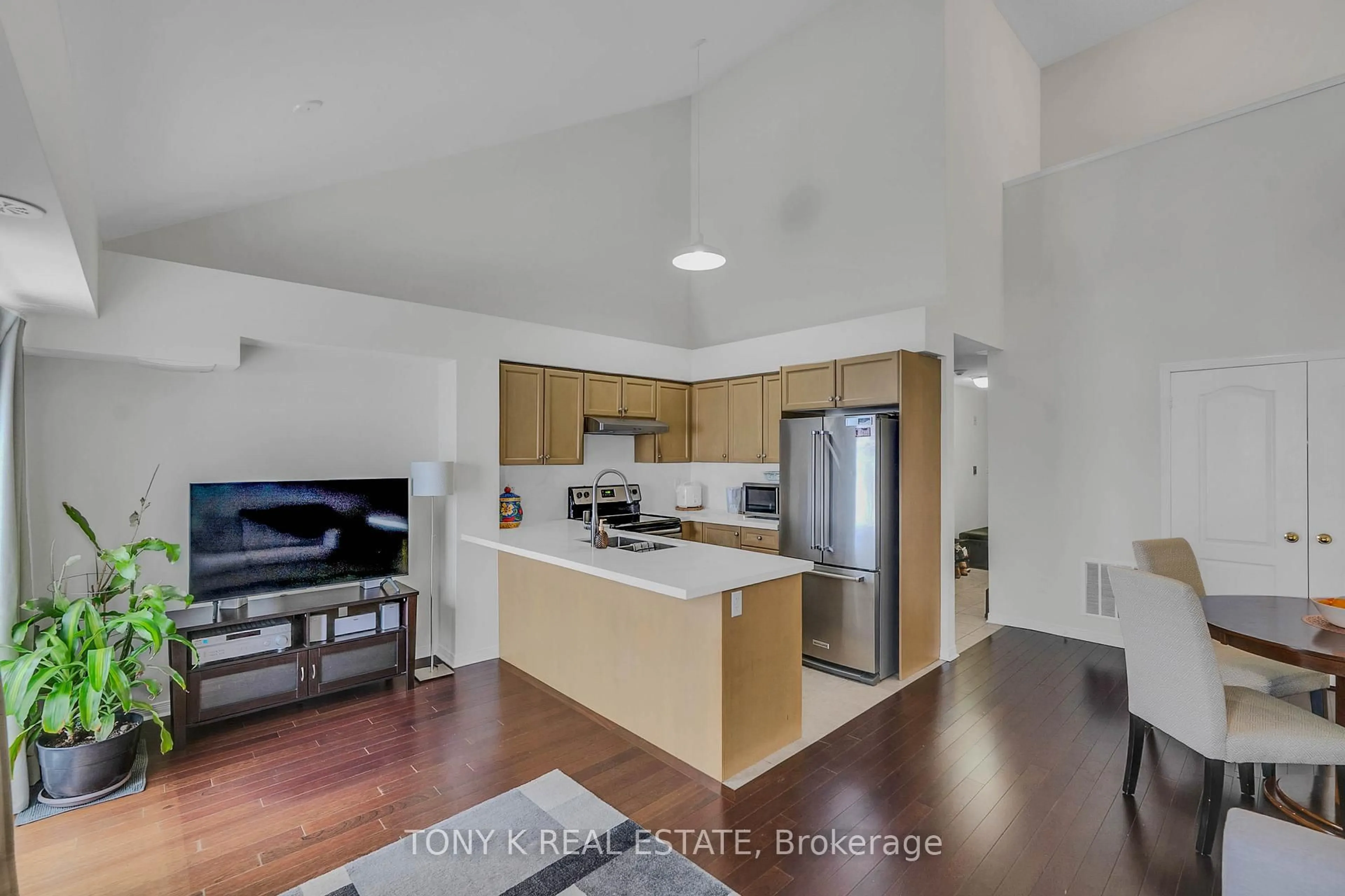 Open concept kitchen, unknown for 651 B Warden Ave #36, Toronto Ontario M1L 0E8
