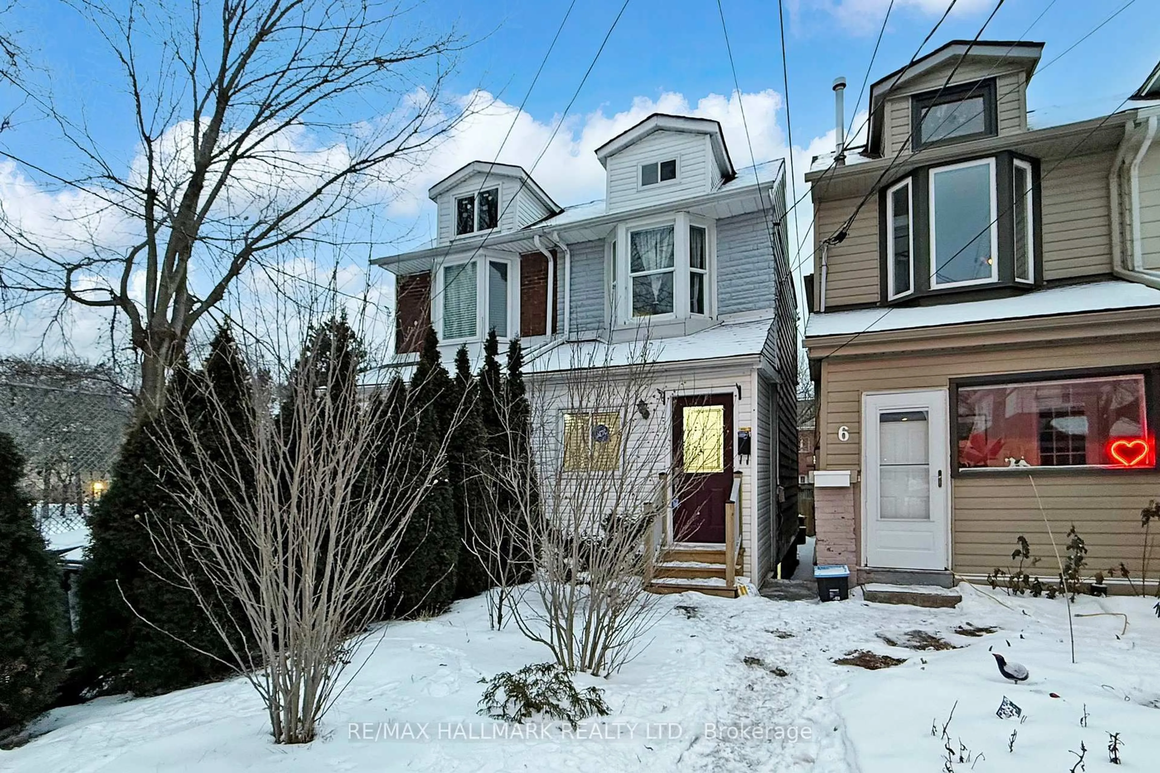 Unknown for 4 King Edward Ave, Toronto Ontario M4C 5J6