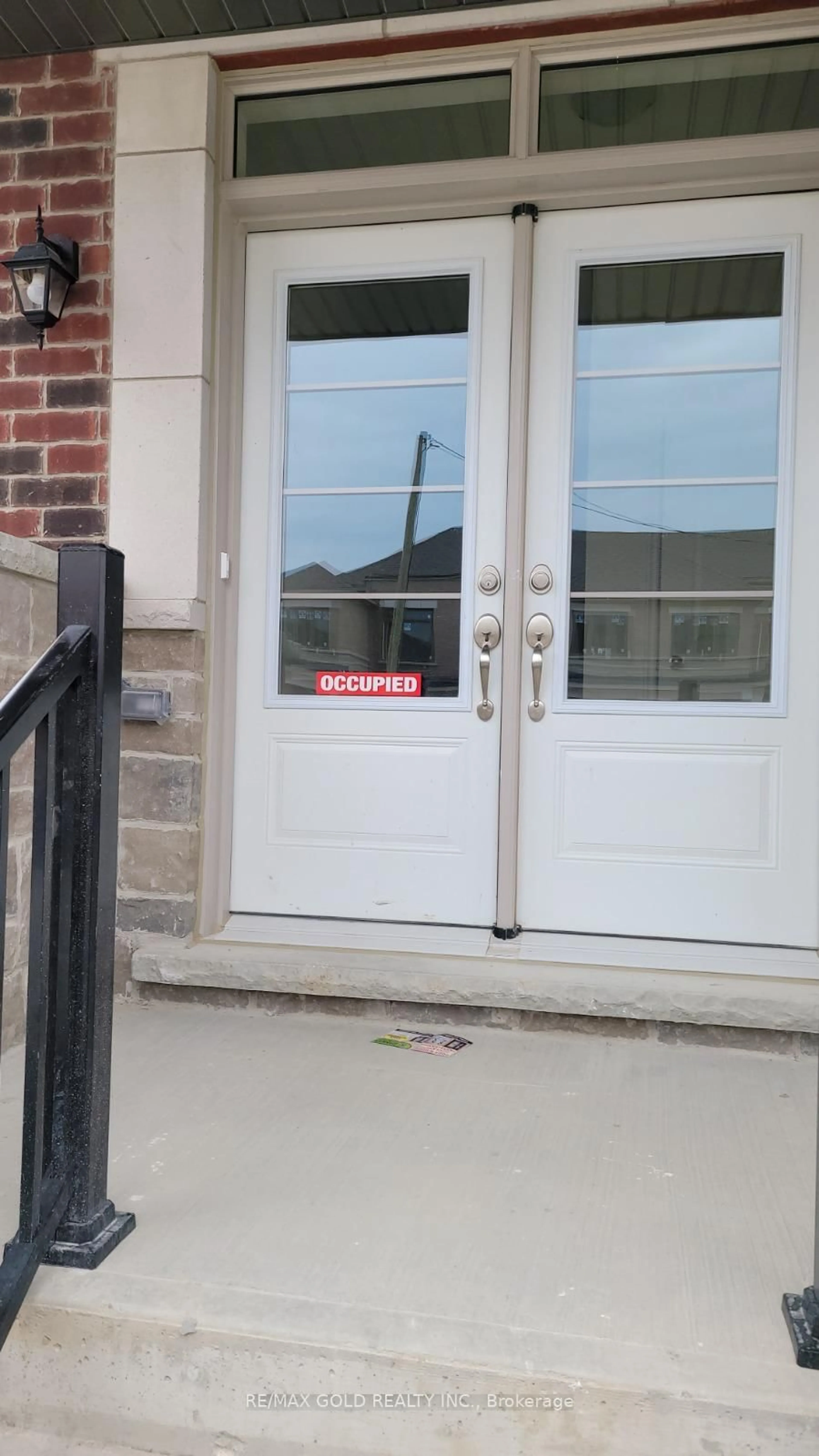 Indoor entryway for 1222 Rexton Dr, Oshawa Ontario L1H 8L7