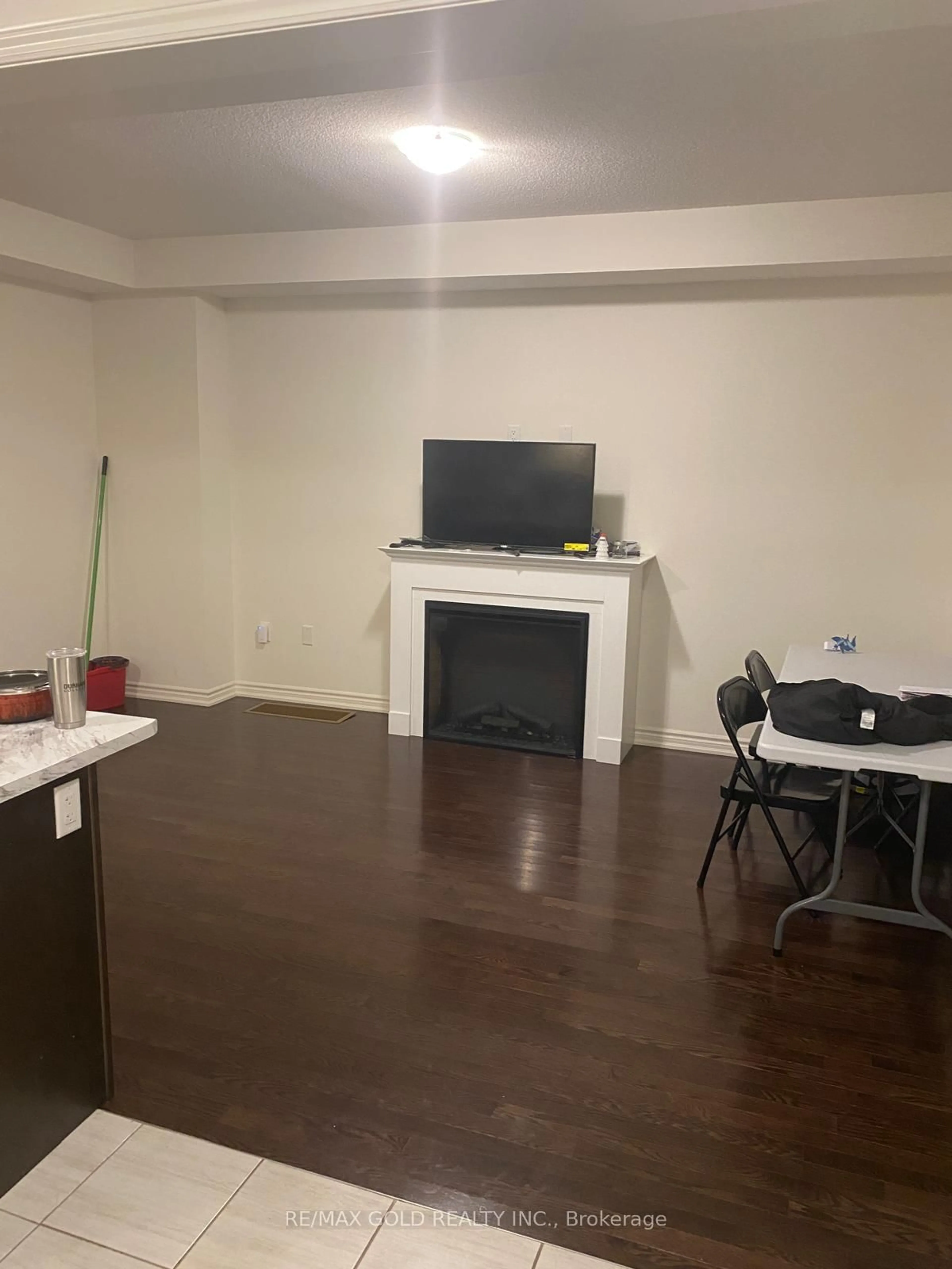 A pic of a room for 1222 Rexton Dr, Oshawa Ontario L1H 8L7