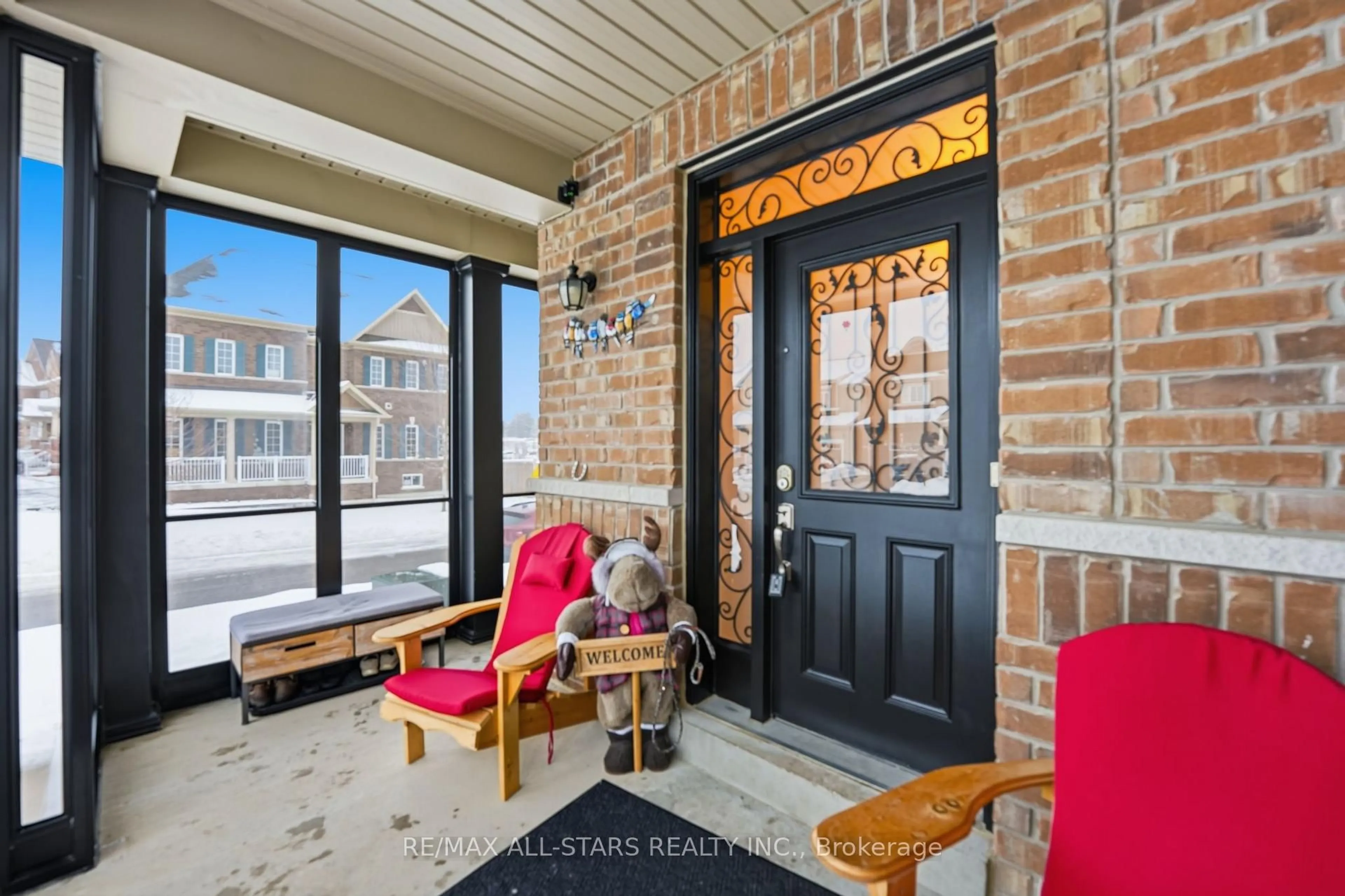 Indoor entryway for 2533 Secreto Dr, Oshawa Ontario L1L 0H7