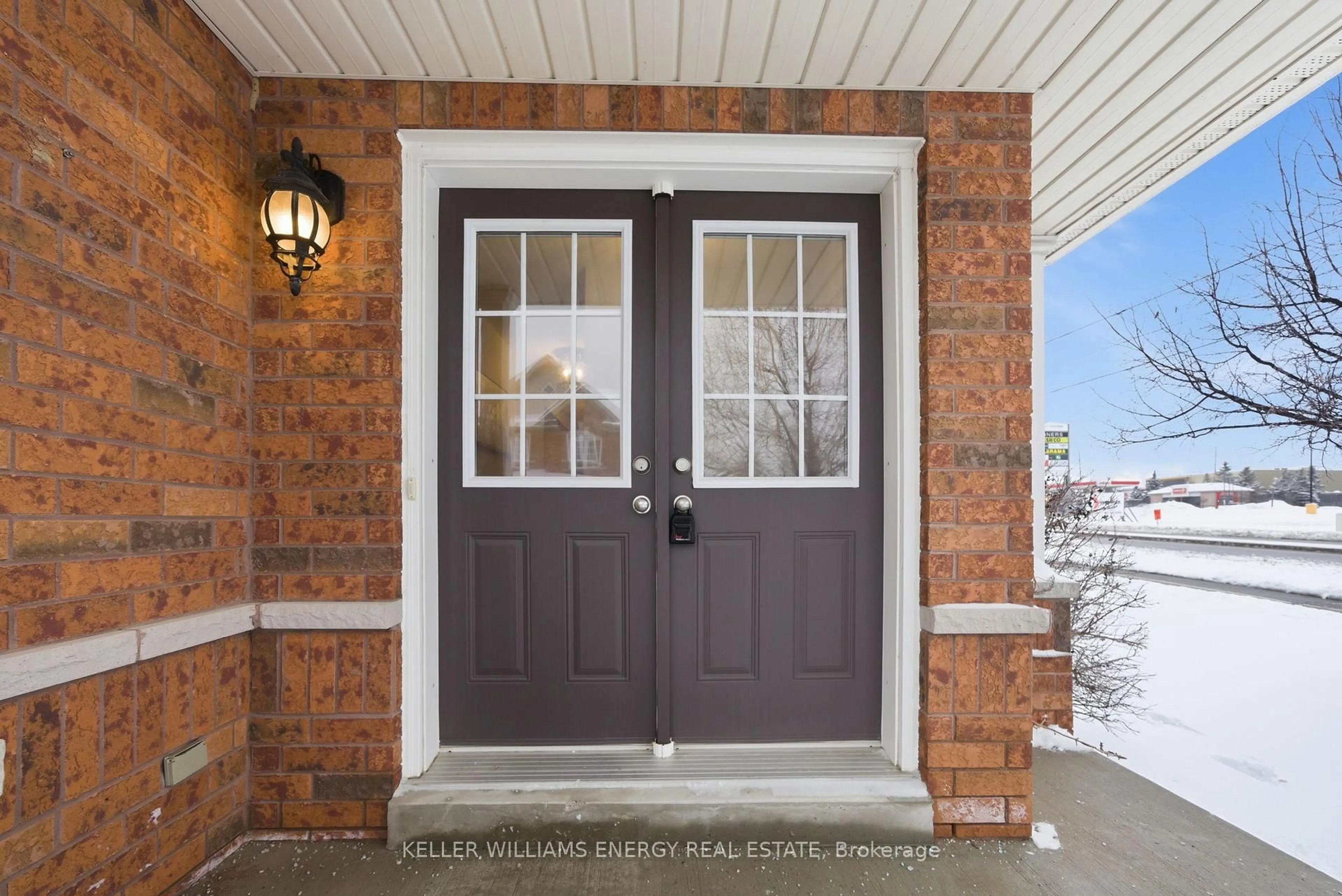 Indoor entryway for 1280 Harmony Rd #1, Oshawa Ontario L1K 0P8