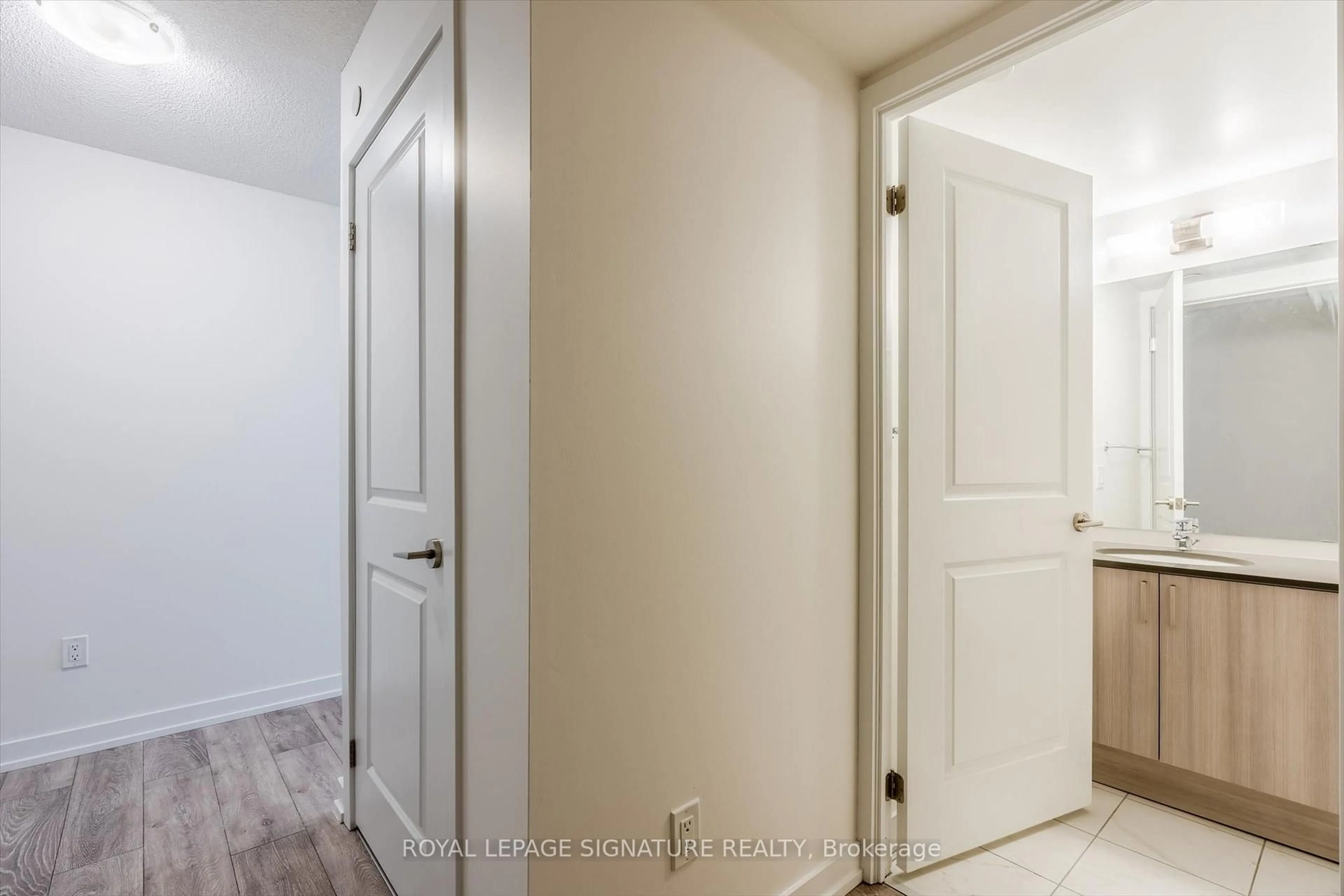 Unknown for 1455 Celebration Dr #1708, Pickering Ontario L1W 3R5