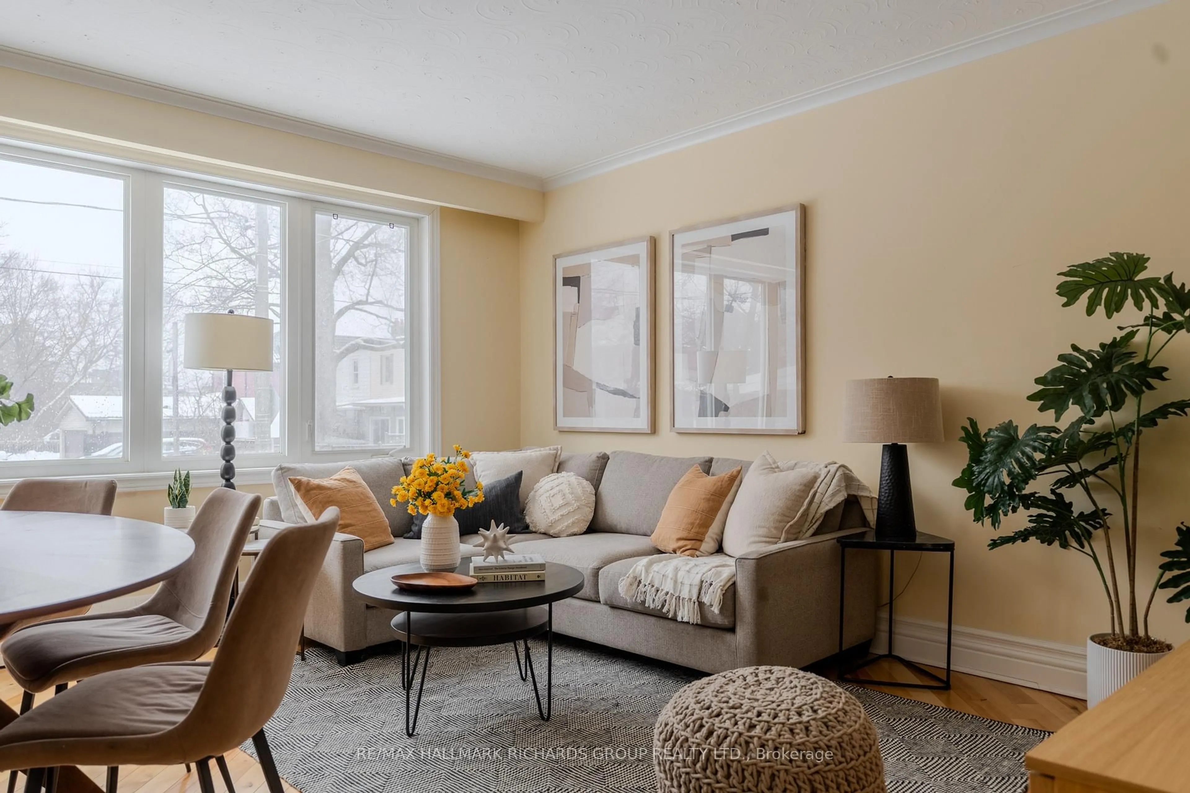 Living room with furniture, unknown for 35 Swanwick Ave, Toronto Ontario M4E 1Z2