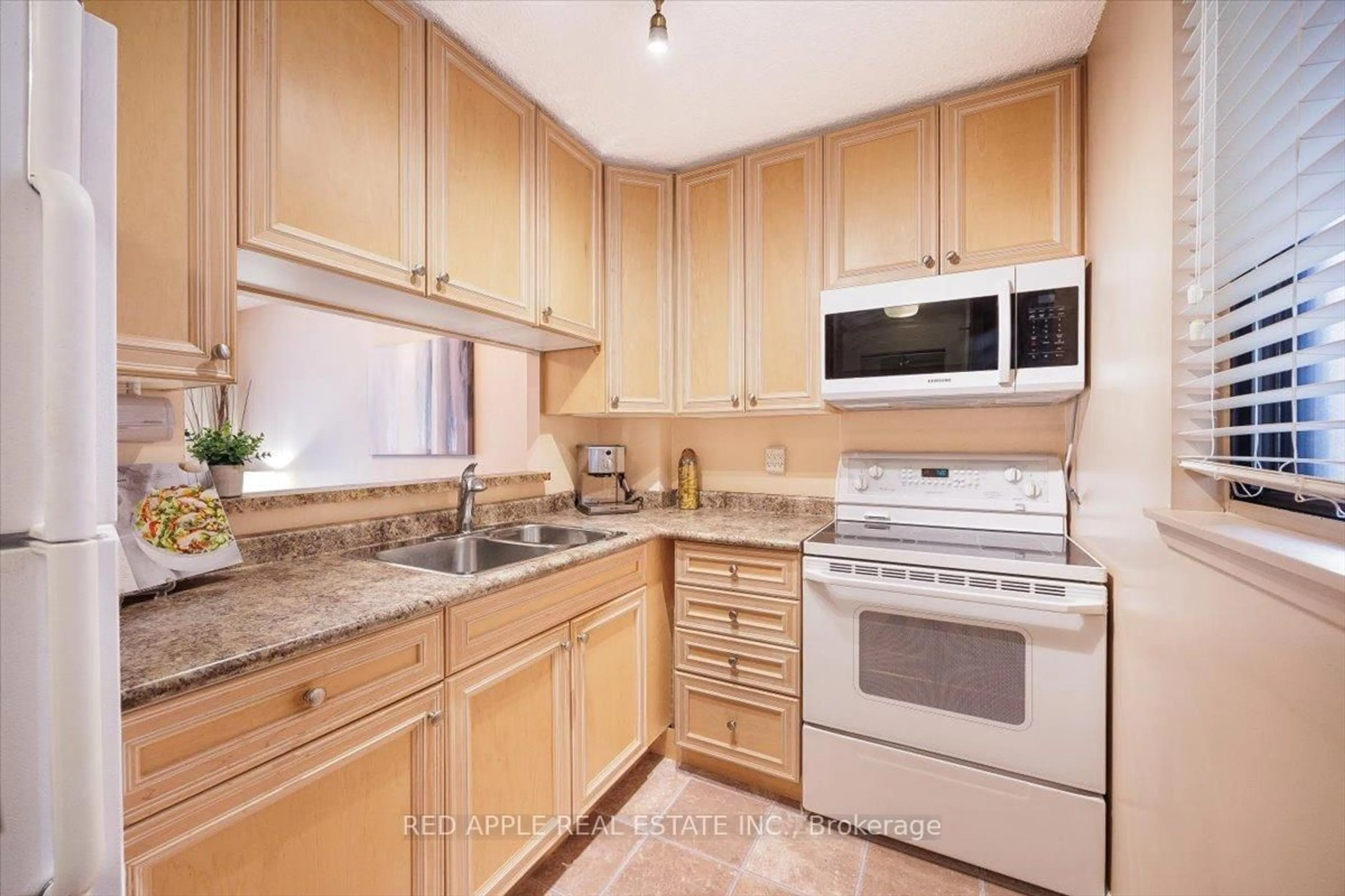 Standard kitchen, unknown for 50 Old Kingston Rd #2204, Toronto Ontario M1E 4Y1