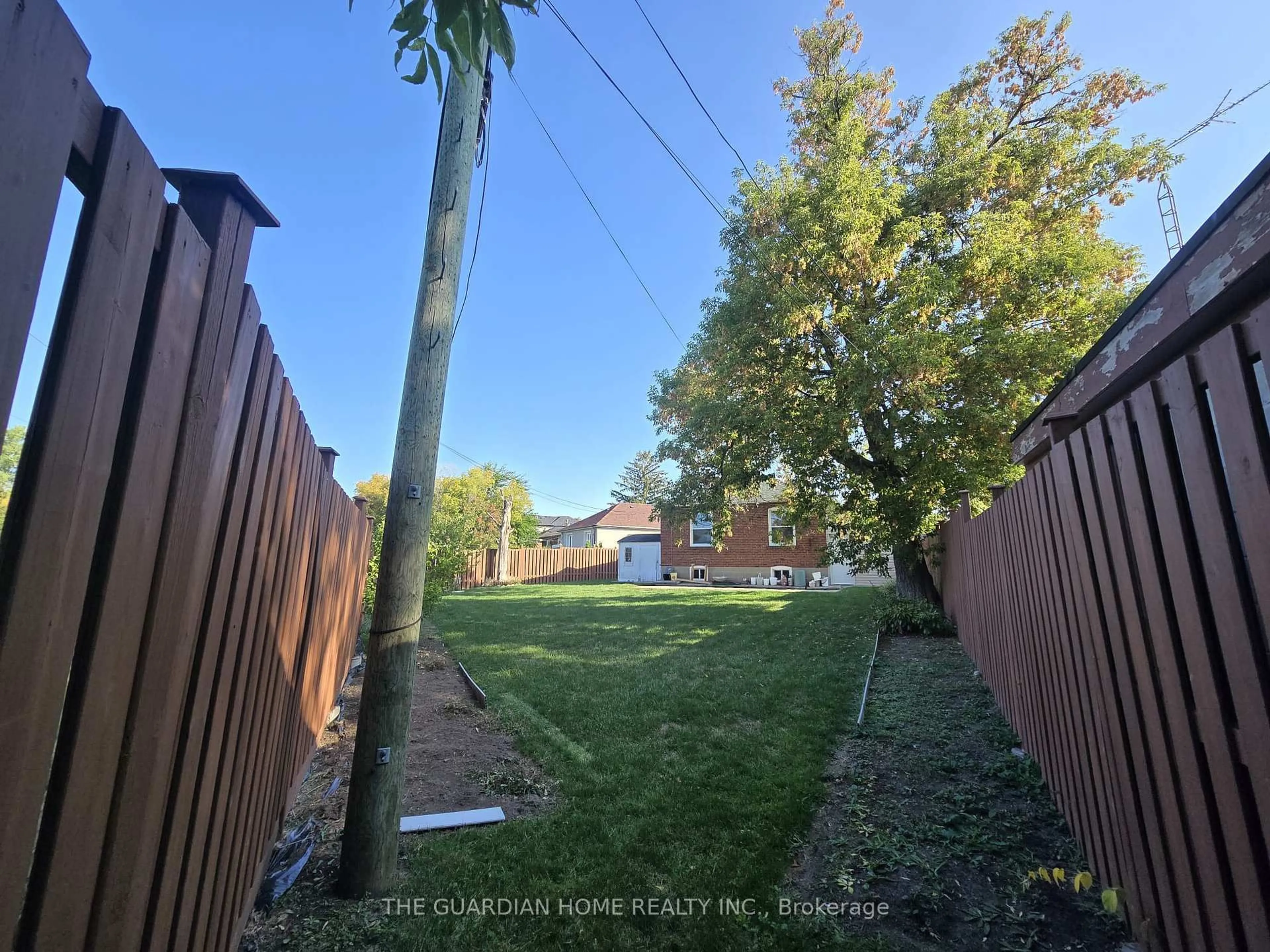 A pic from outside/outdoor area/front of a property/back of a property/a pic from drone, forest/trees view for 15 Princemere Cres, Toronto Ontario M1R 3W8