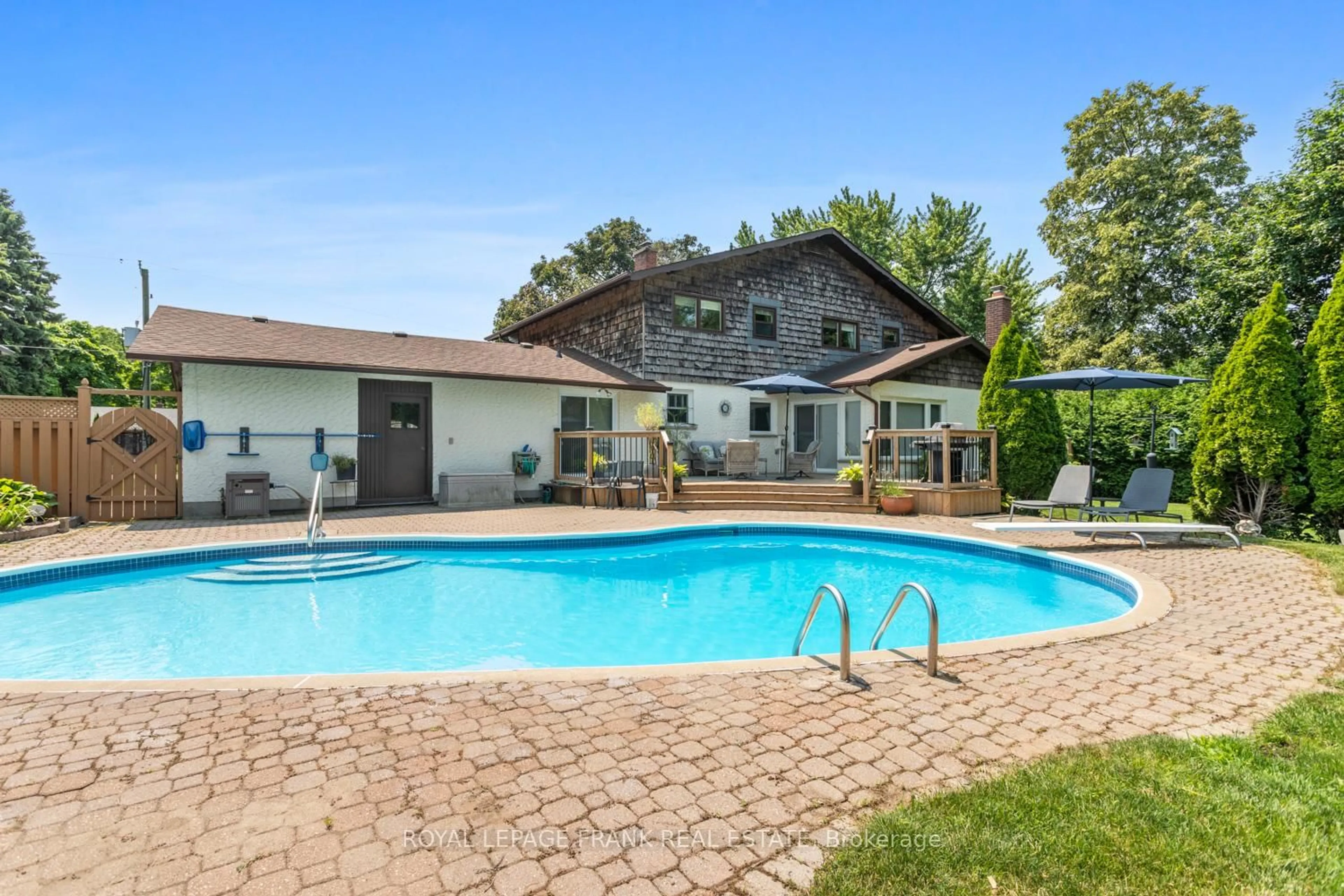 Pool for 848 Swiss Hts, Oshawa Ontario L1K 2A9