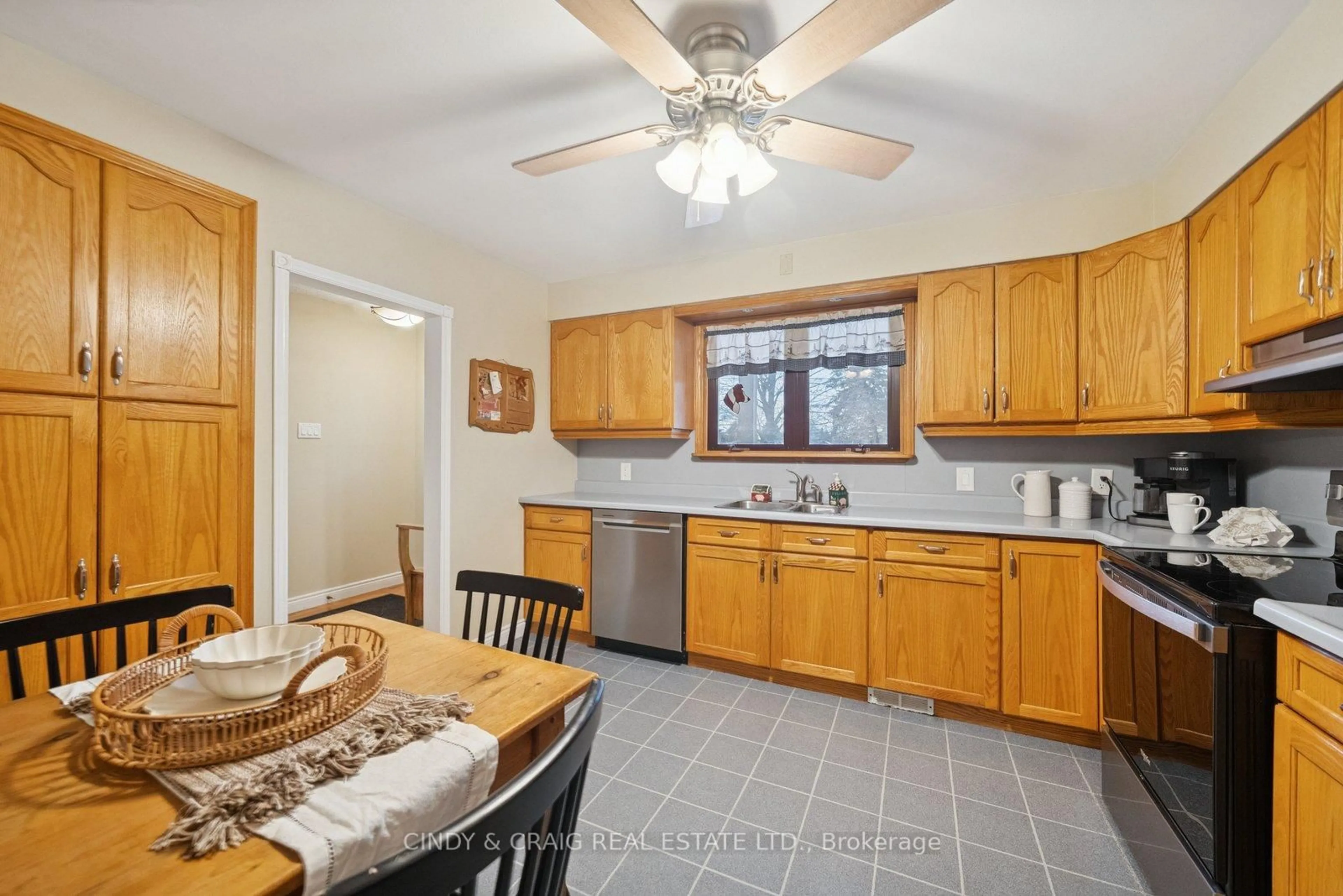 Standard kitchen, ceramic/tile floor for 39 Darlington Blvd, Clarington Ontario L1E 2J8