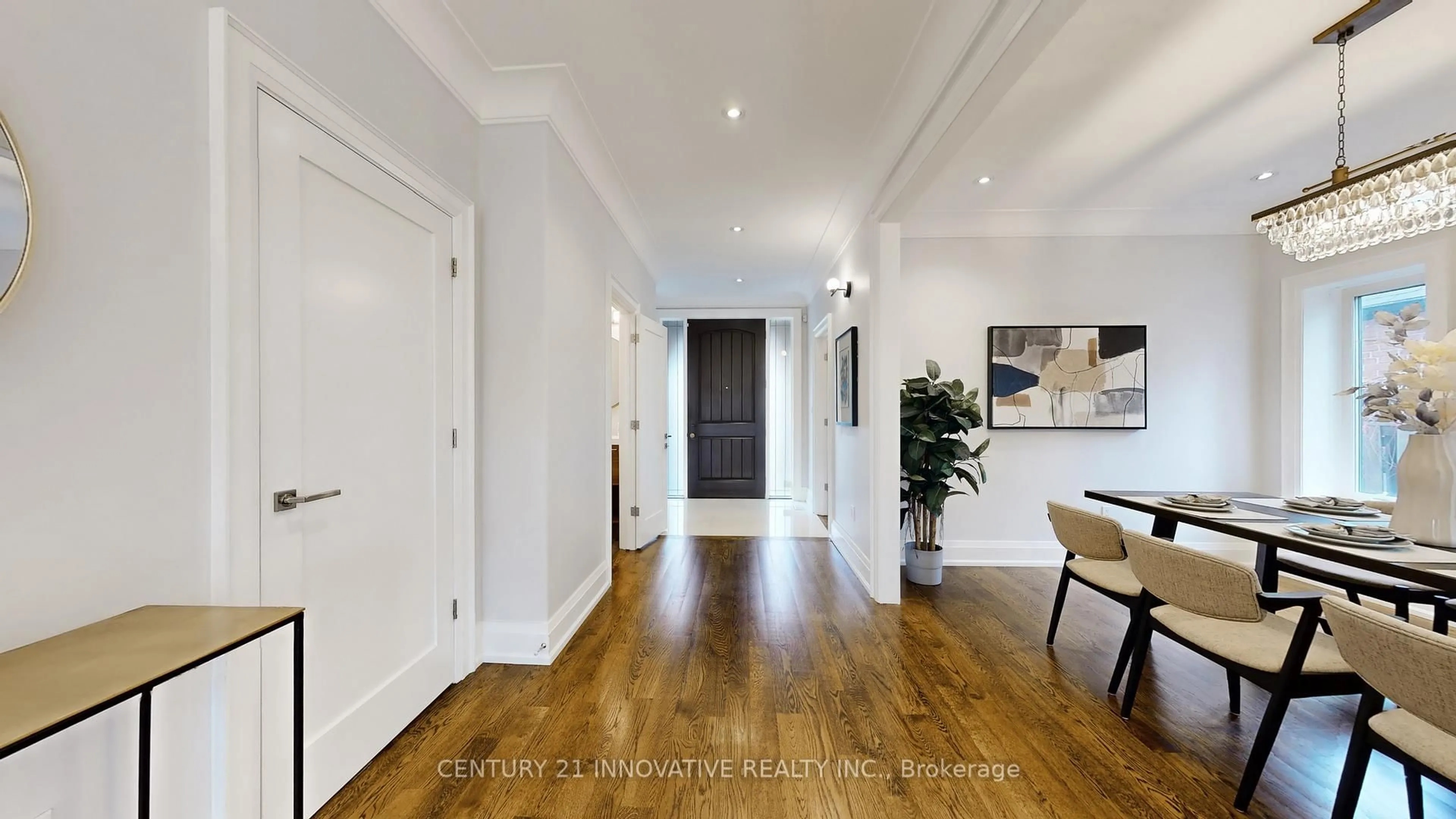 Indoor entryway for 1 Dustan Cres, Toronto Ontario M4J 4G4