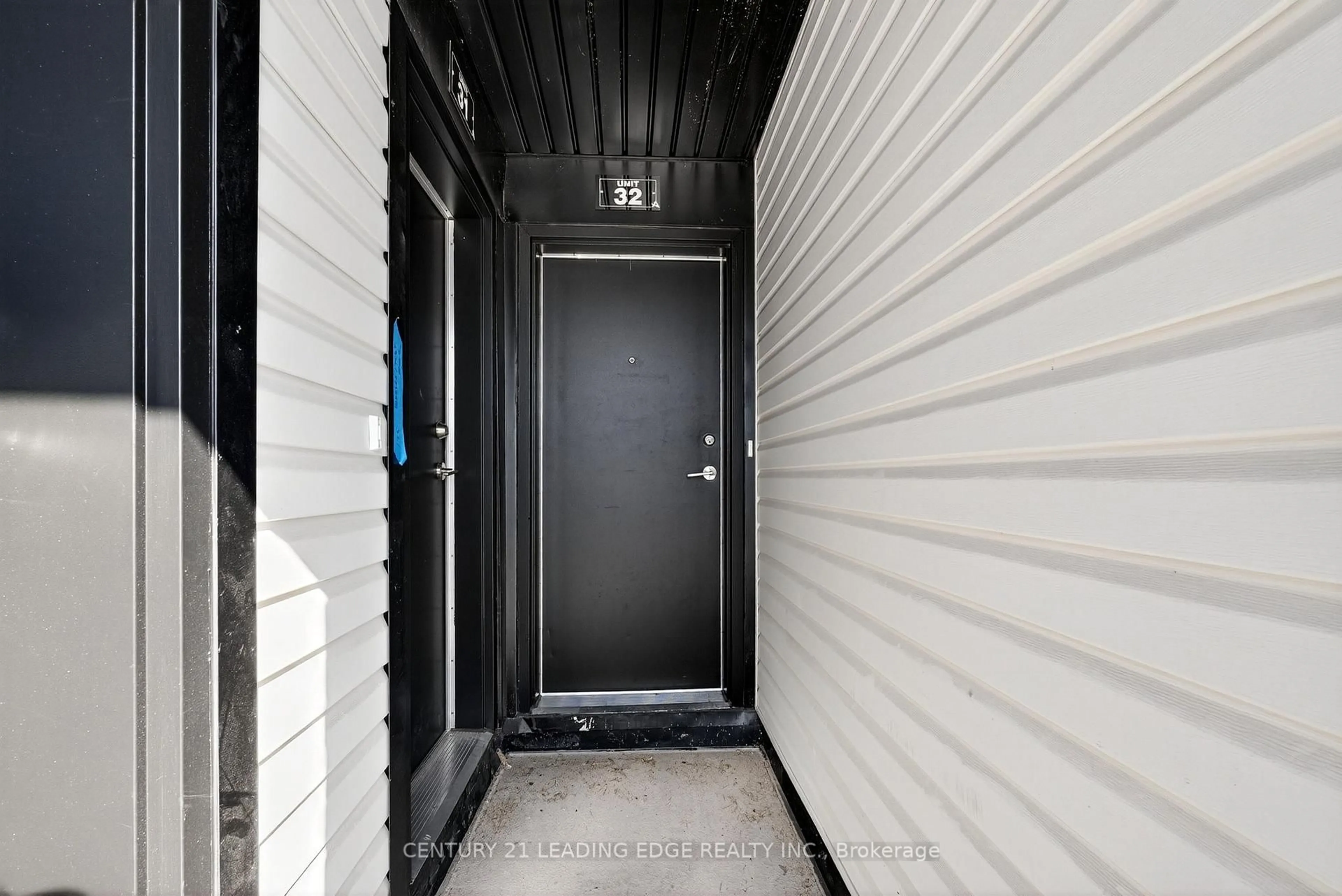 Indoor foyer for 145 Tapscott Rd #32, Toronto Ontario M1B 1E7