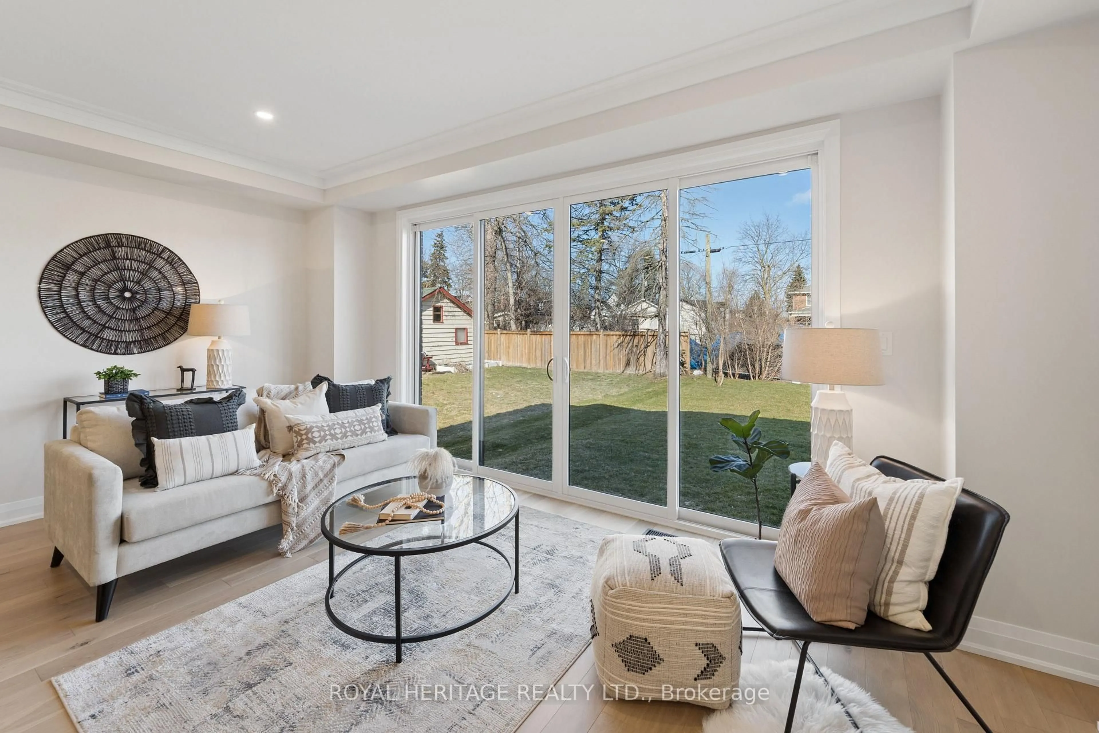 Living room with furniture, unknown for 127 Hickory St, Whitby Ontario L1N 3X6