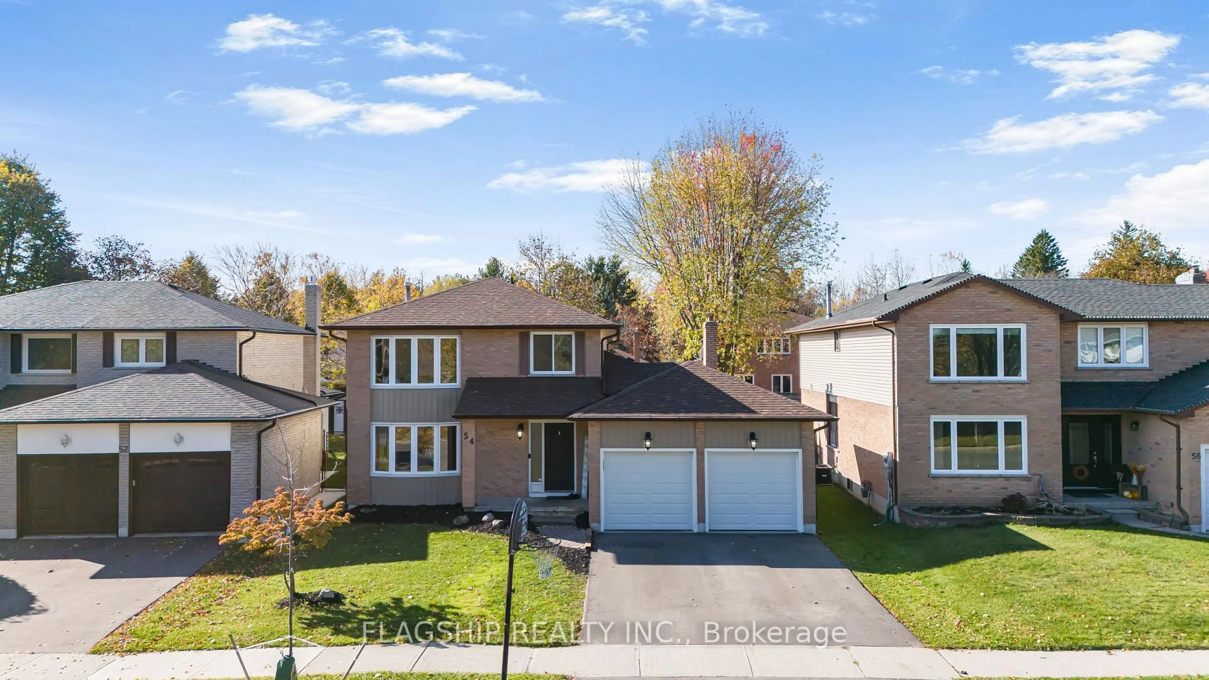 A pic from outside/outdoor area/front of a property/back of a property/a pic from drone, street for 54 George Reynolds Dr, Clarington Ontario L1E 2C9