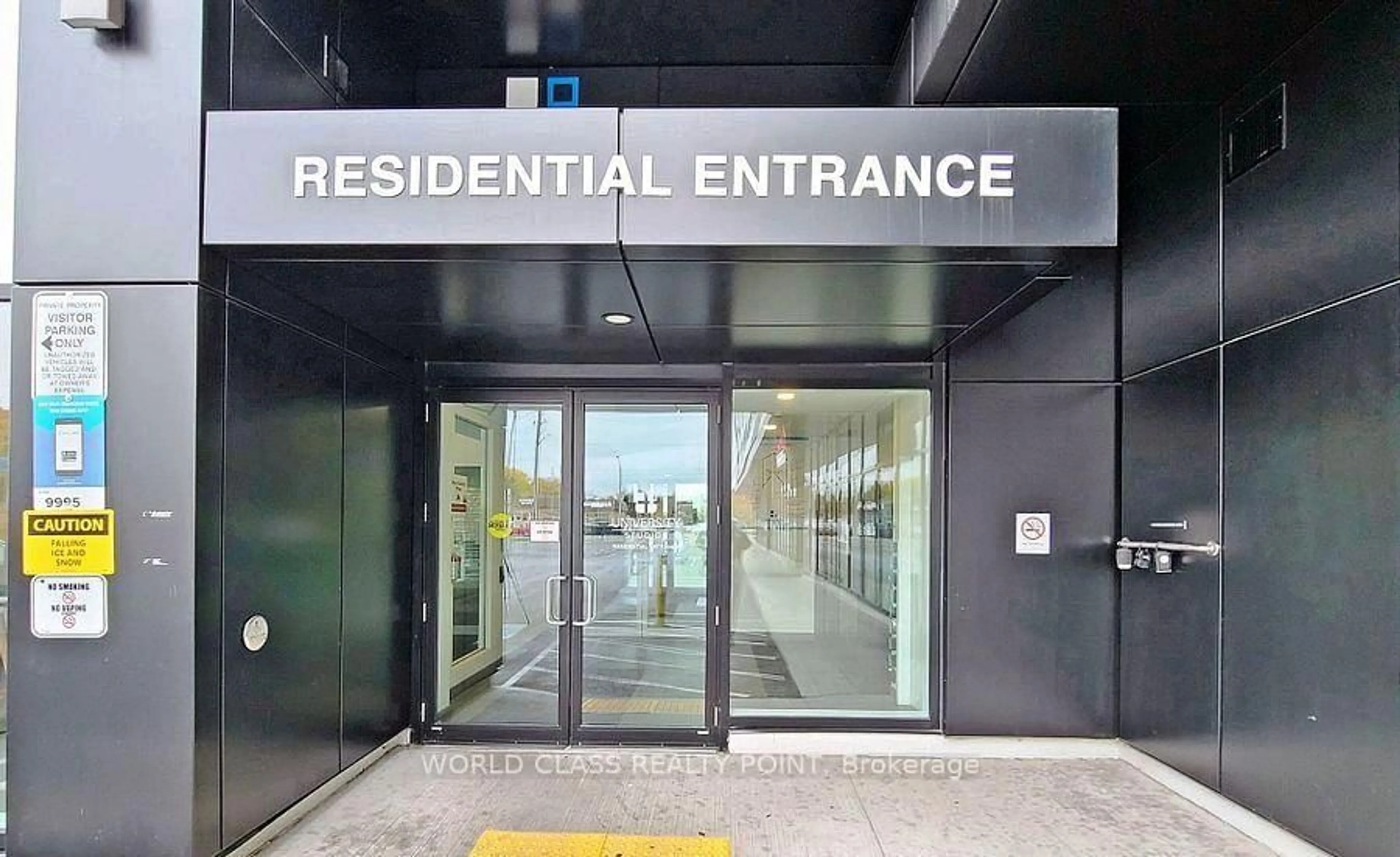 Indoor foyer for 1900 Simcoe St #633, Oshawa Ontario L1G 4Y3