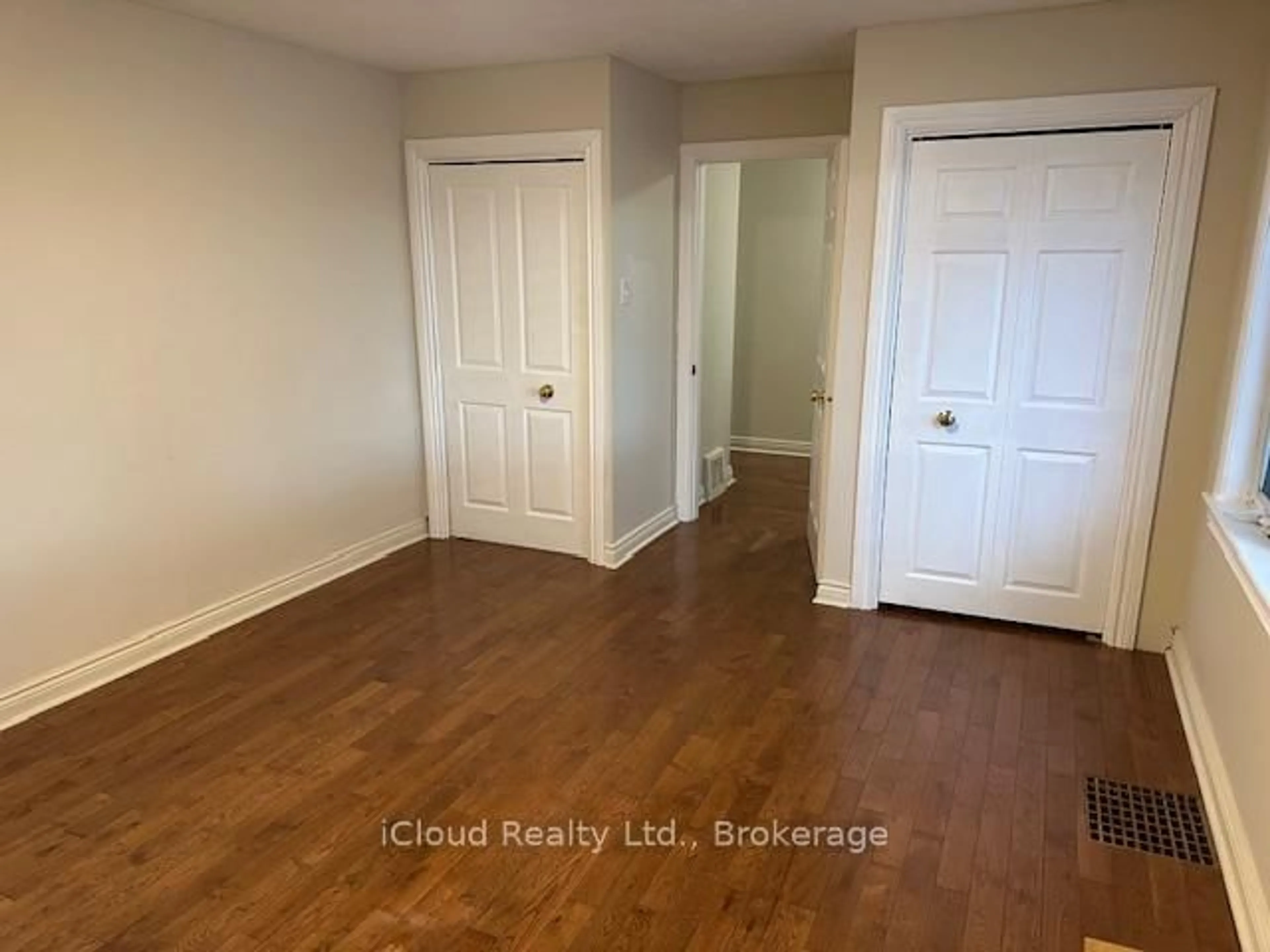 A pic of a room for 38 Kawartha Ave, Oshawa Ontario L1H 3Y8
