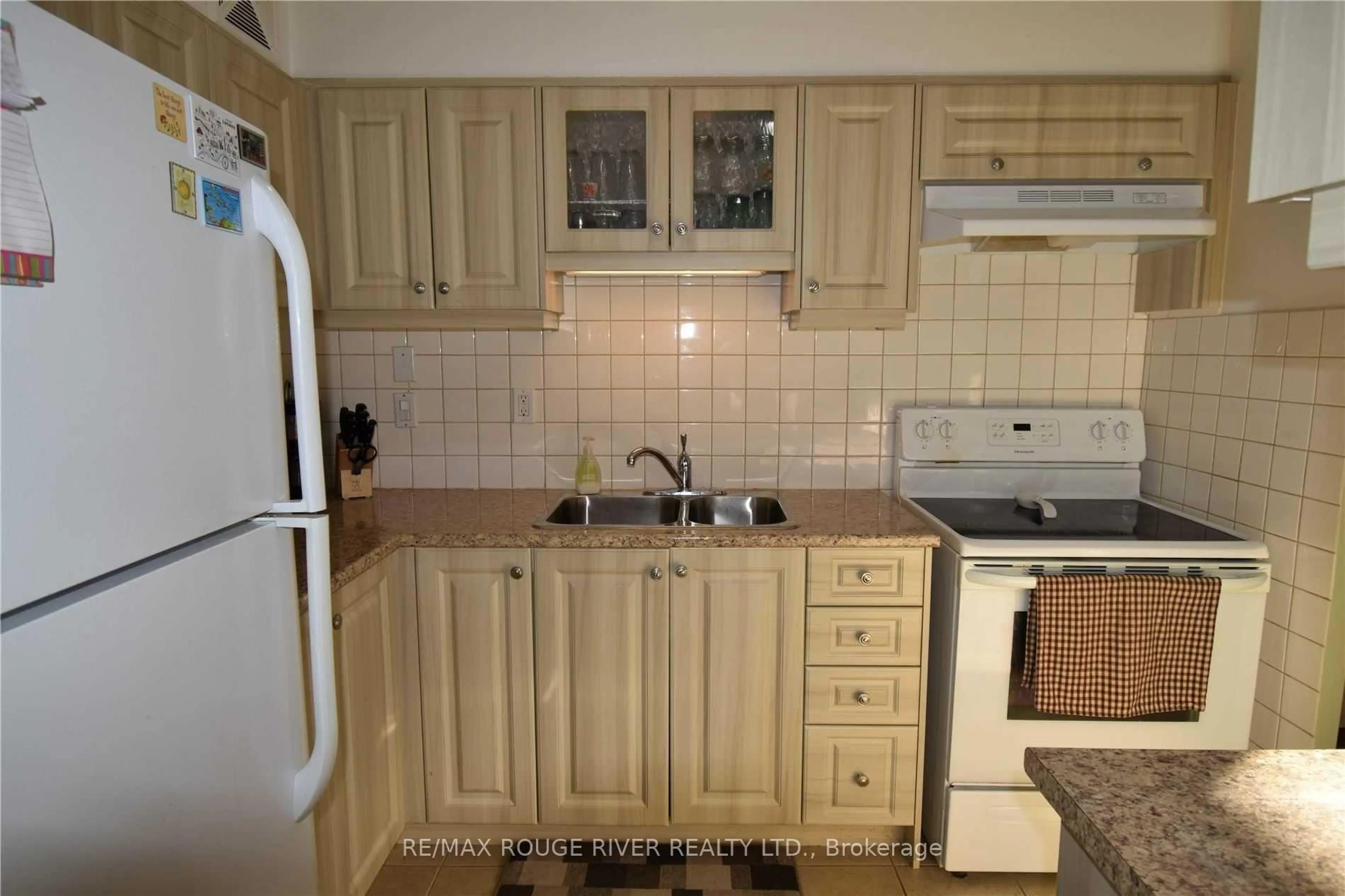 Standard kitchen, ceramic/tile floor for 180 Markham Rd #303, Toronto Ontario M1M 2Z9