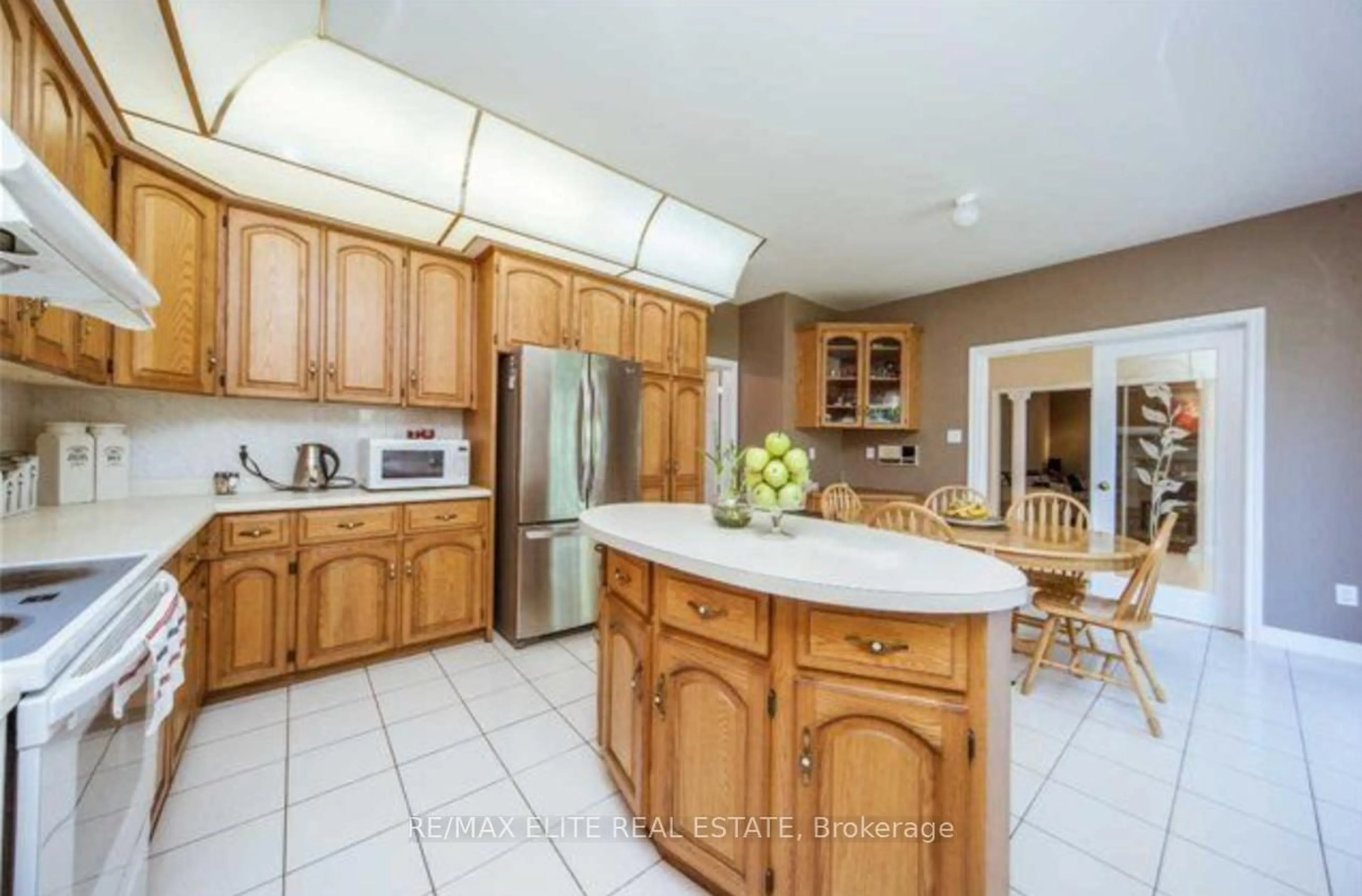 Open concept kitchen, ceramic/tile floor for 5 Emmeline Cres, Toronto Ontario M1S 1L1