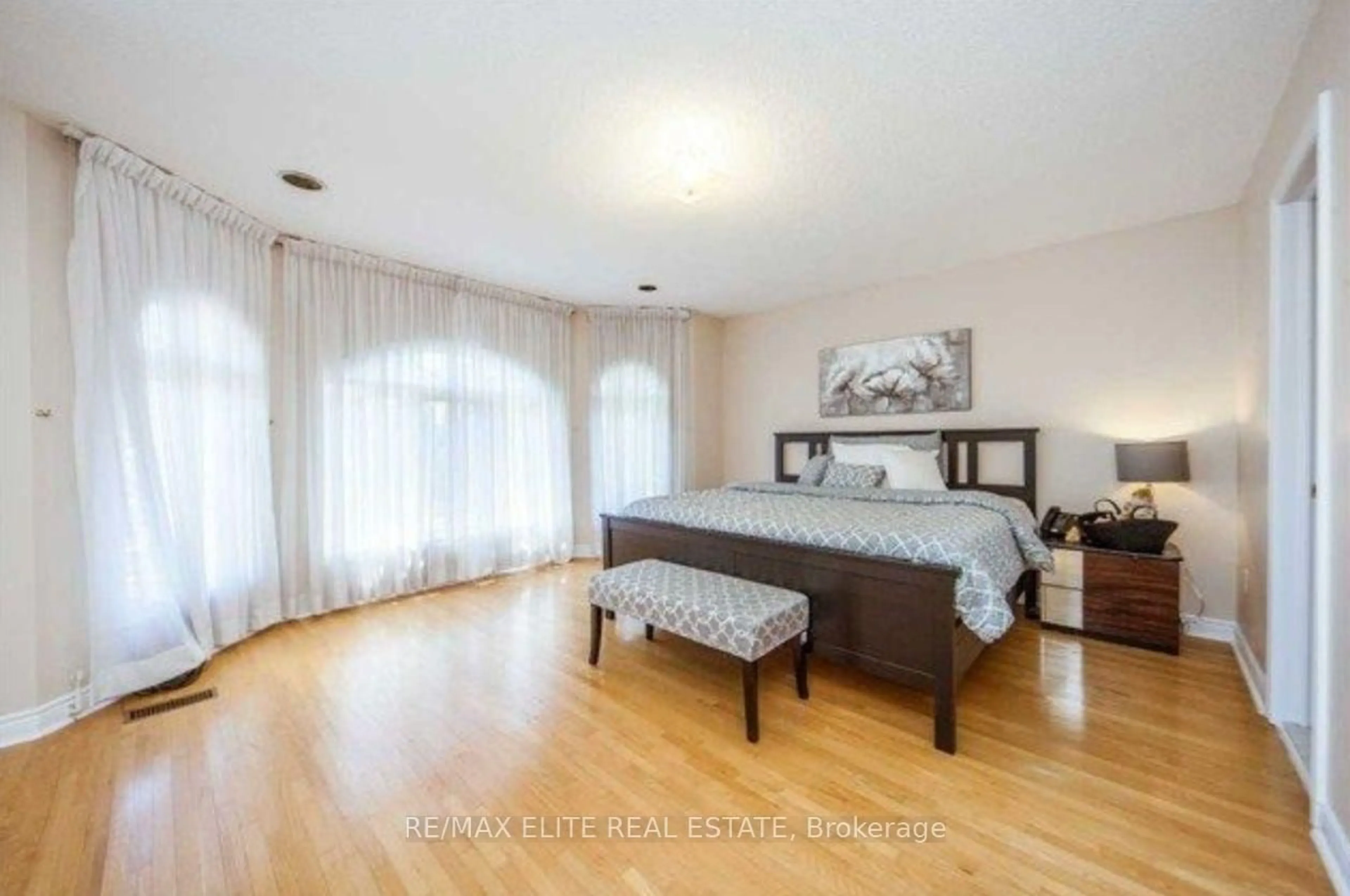 Bedroom with bed, wood/laminate floor for 5 Emmeline Cres, Toronto Ontario M1S 1L1