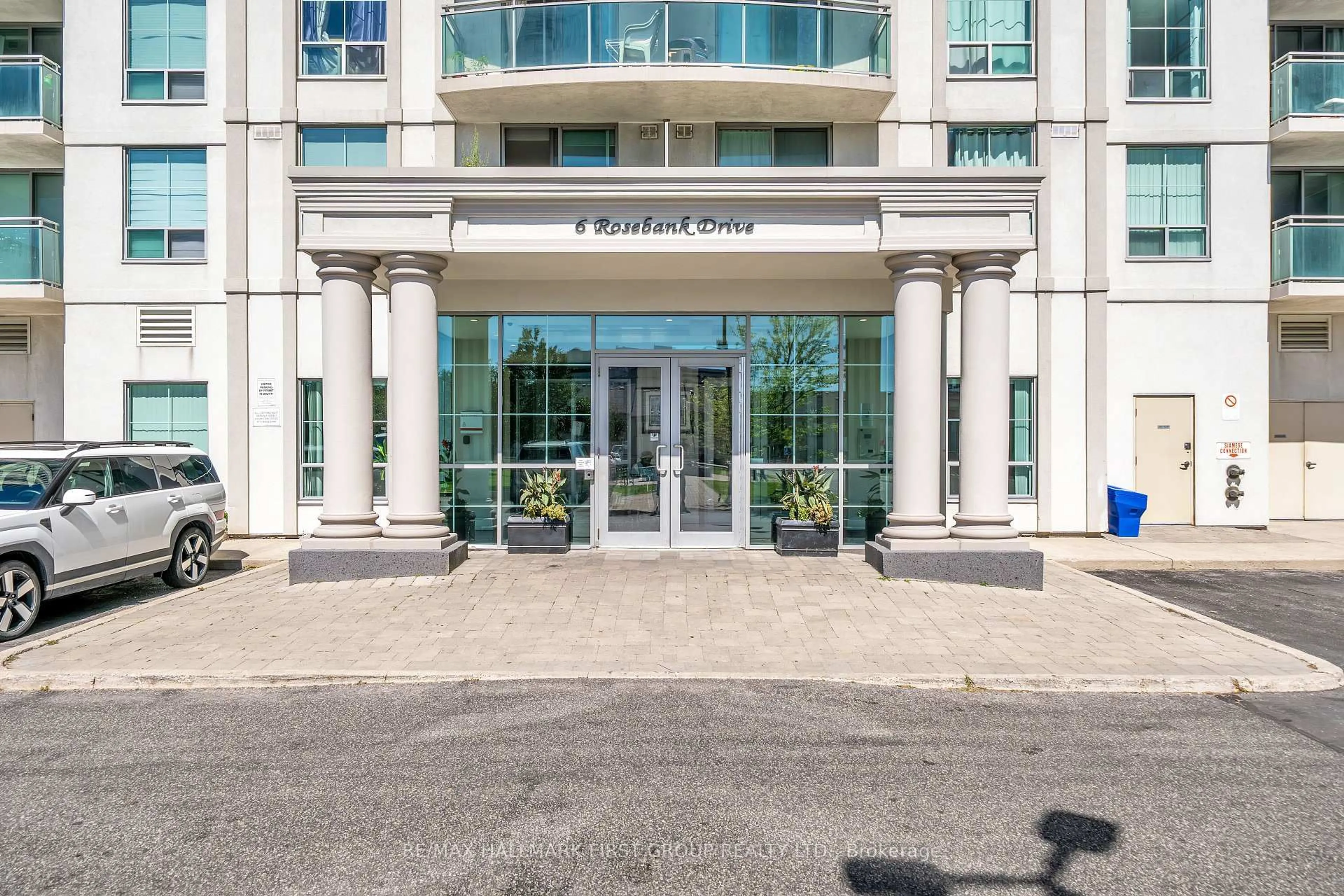 Indoor foyer for 6 Rosebank Dr #15A, Toronto Ontario M1B 0A1