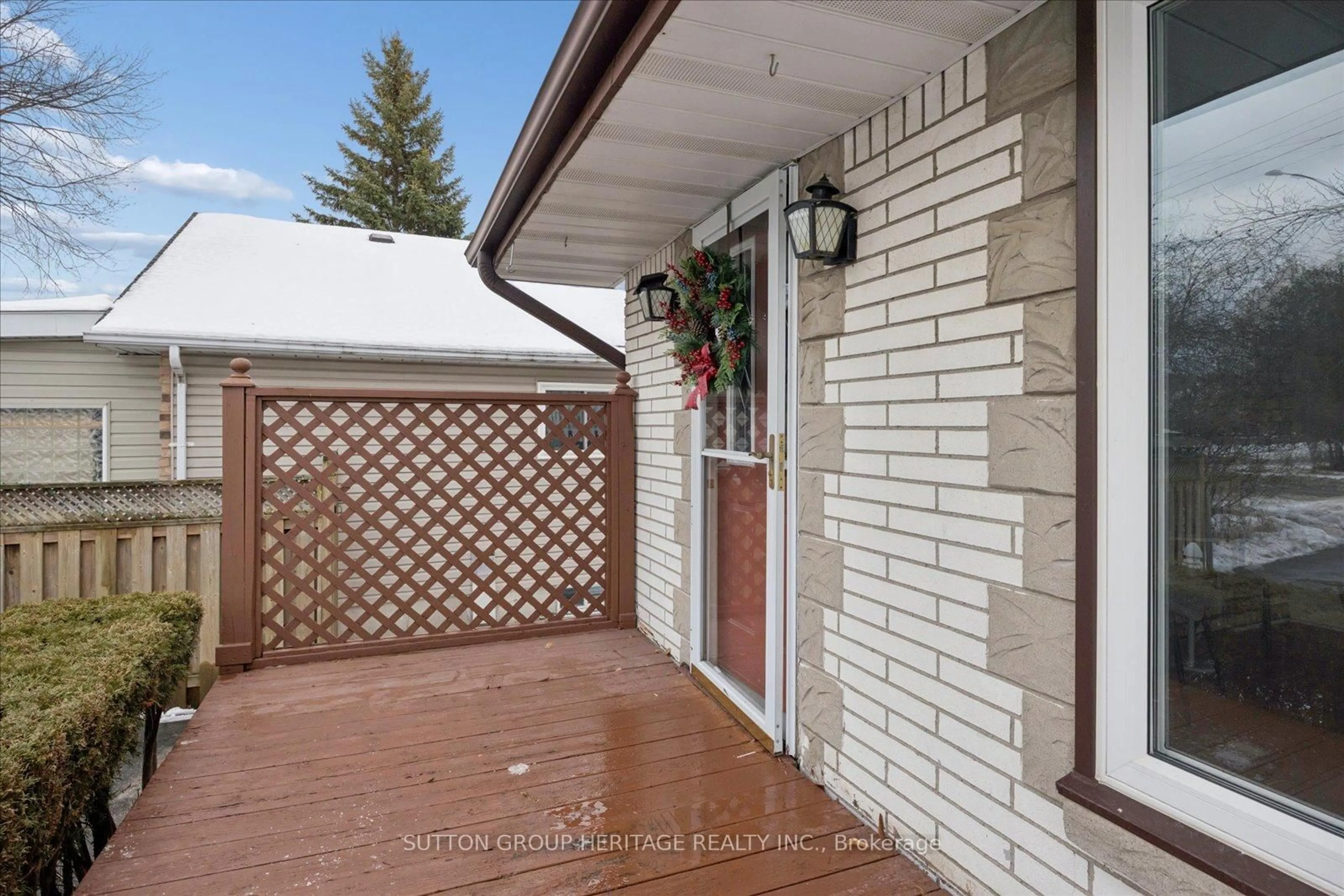 Patio, street for 2592 Trulls Rd, Clarington Ontario L1E 2N3