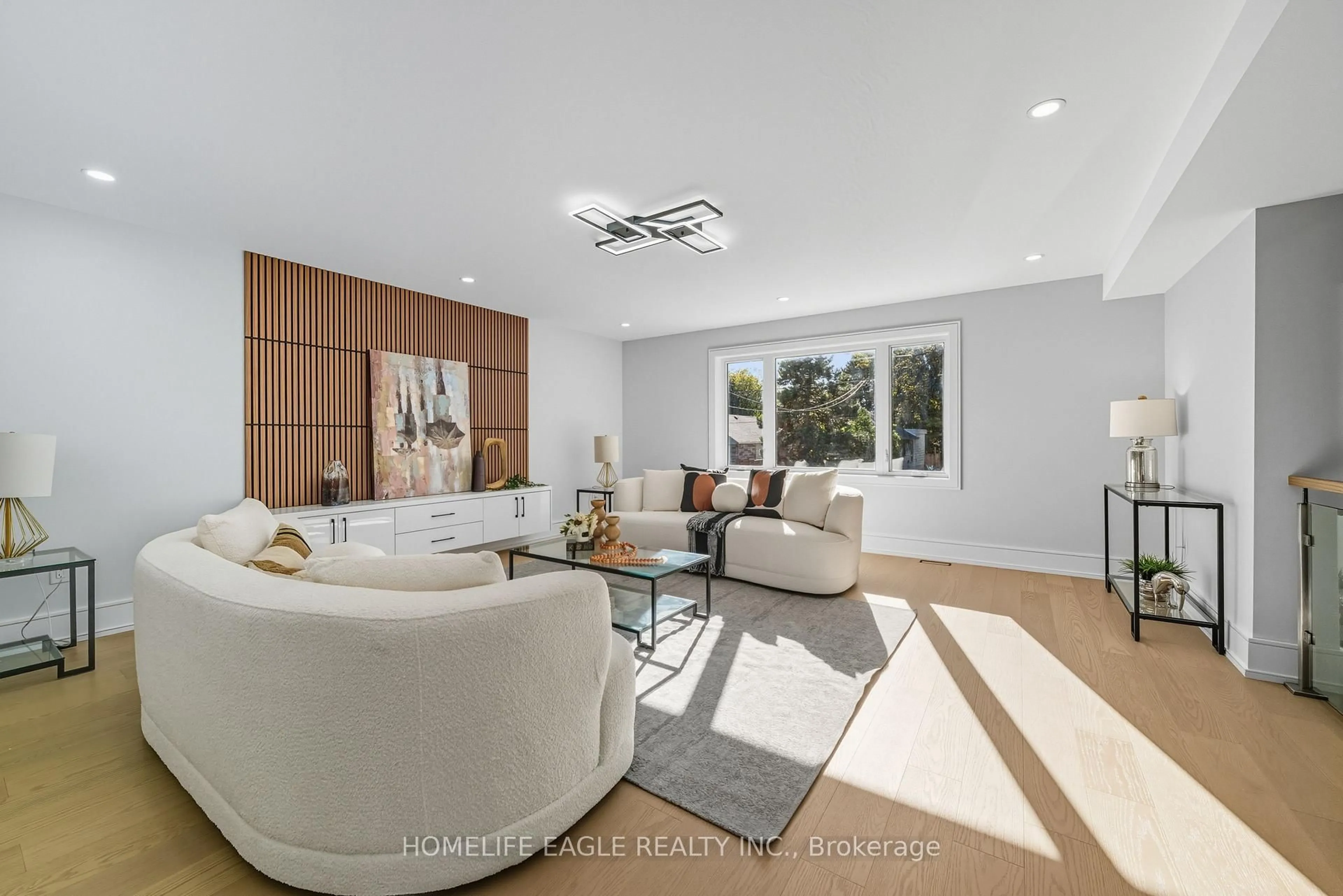 Living room with furniture, unknown for 5 Atlee Ave, Toronto Ontario M1N 3Z4