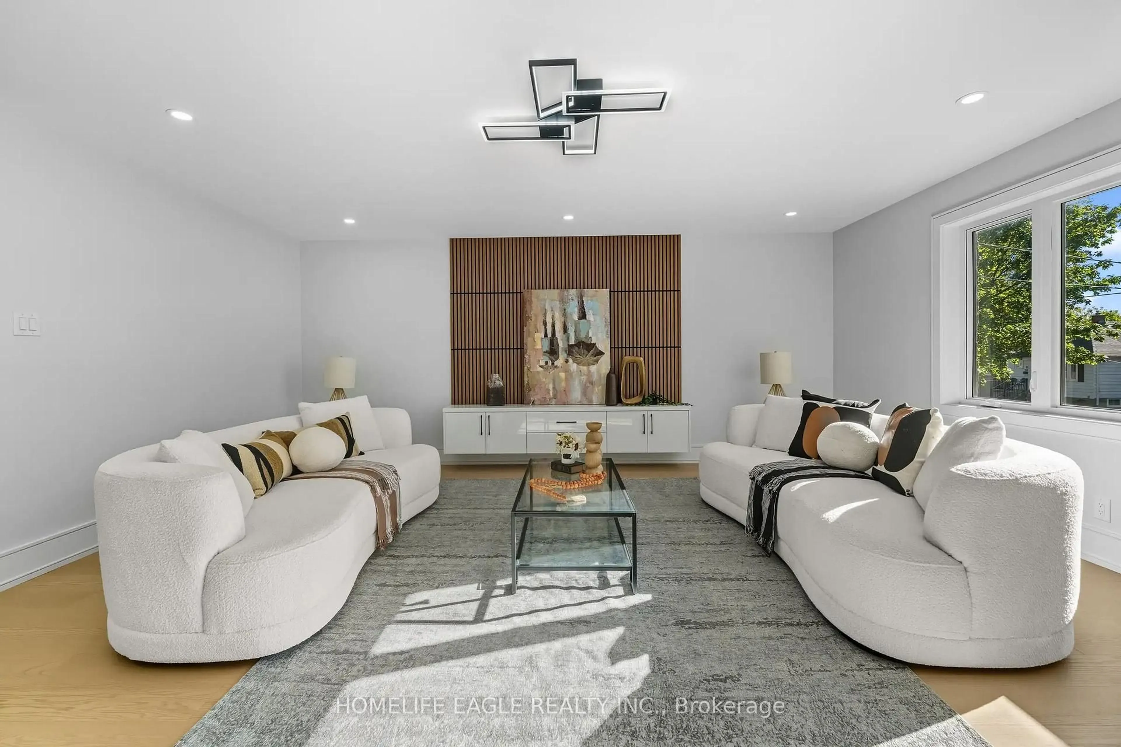 Living room with furniture, unknown for 5 Atlee Ave, Toronto Ontario M1N 3Z4