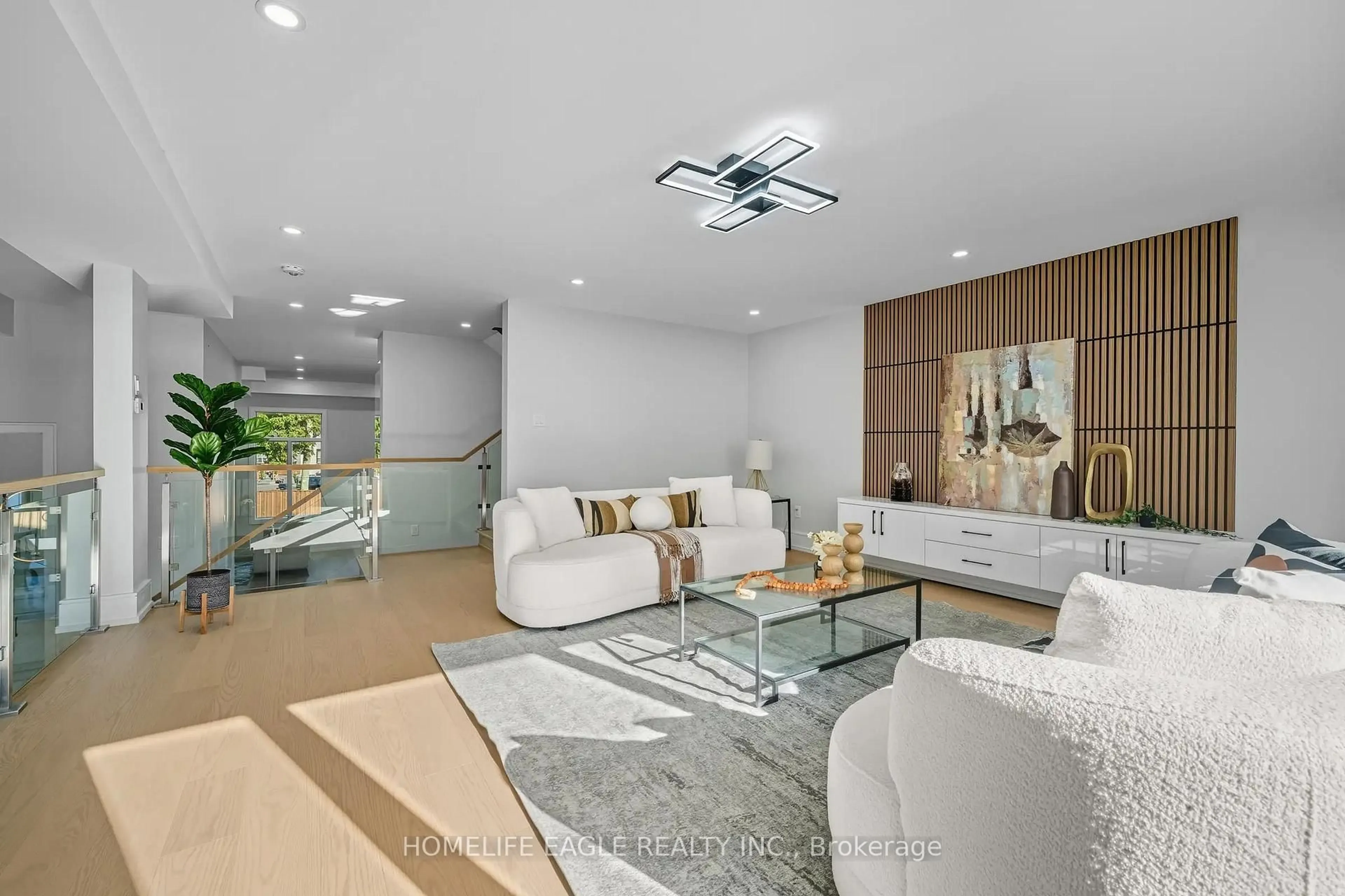 Living room with furniture, unknown for 5 Atlee Ave, Toronto Ontario M1N 3Z4