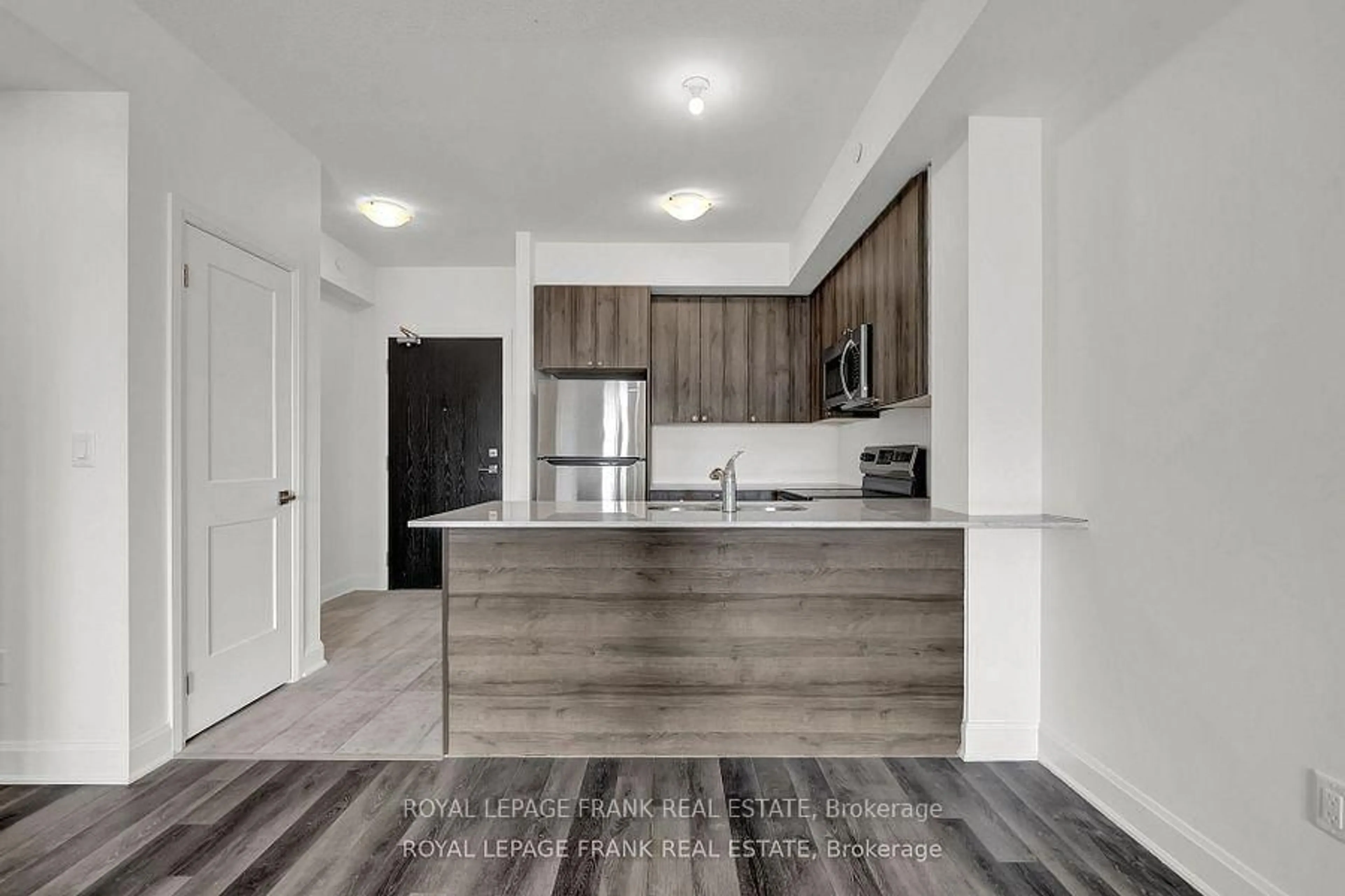 Open concept kitchen, unknown for 50 Lakebreeze Dr #216, Clarington Ontario L1B 0V9