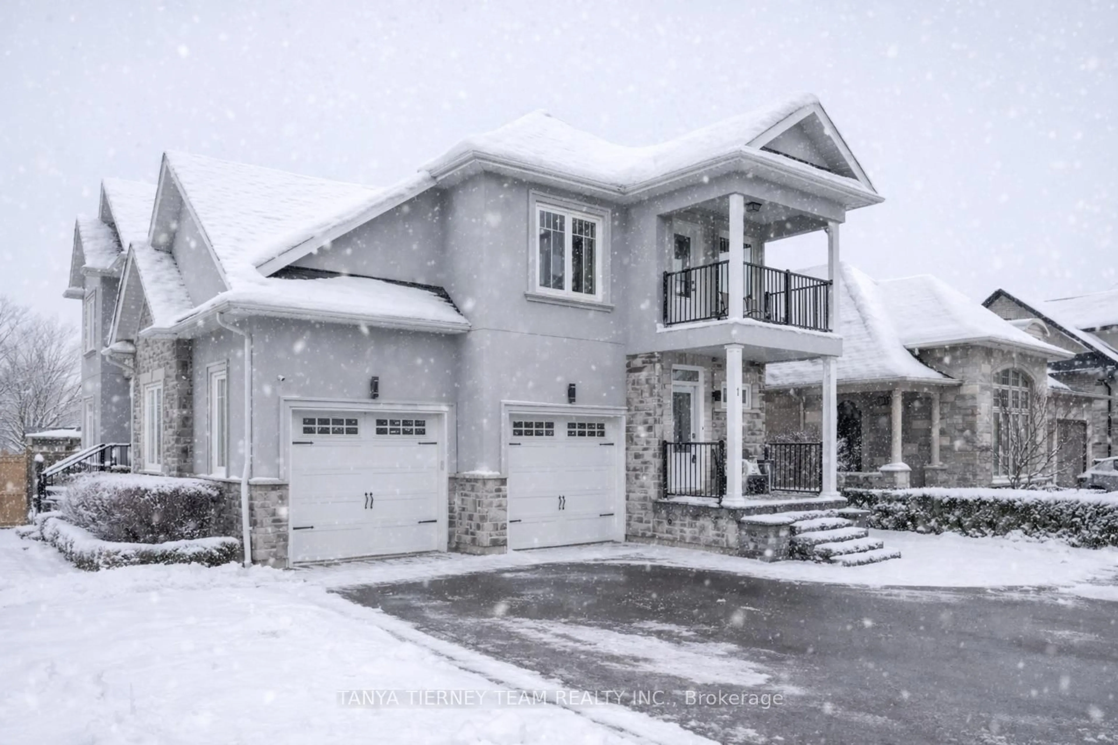 Unknown for 1 Centre St, Whitby Ontario L1M 1C1