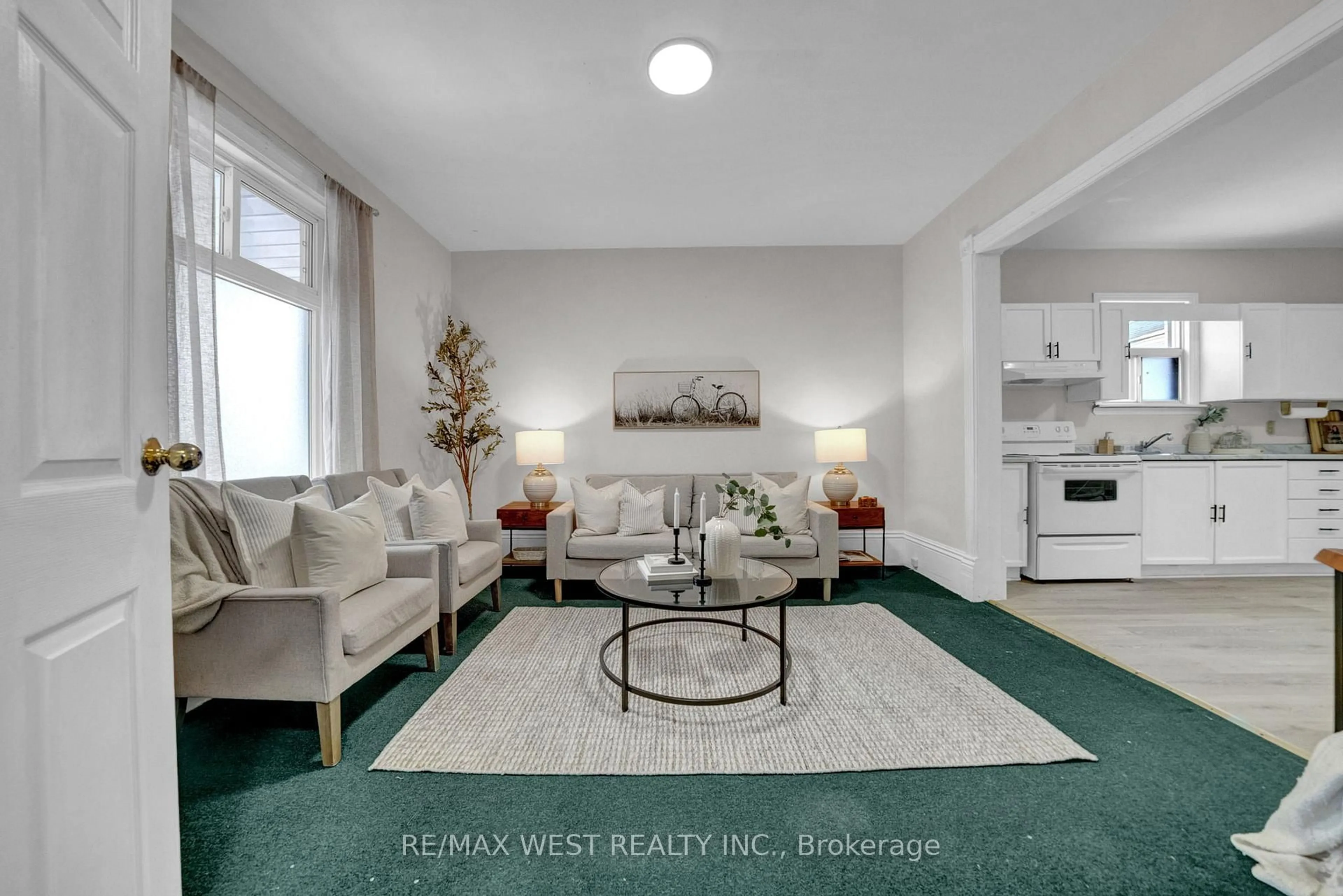 Living room with furniture, unknown for 164 Albert St, Oshawa Ontario L1H 4R2