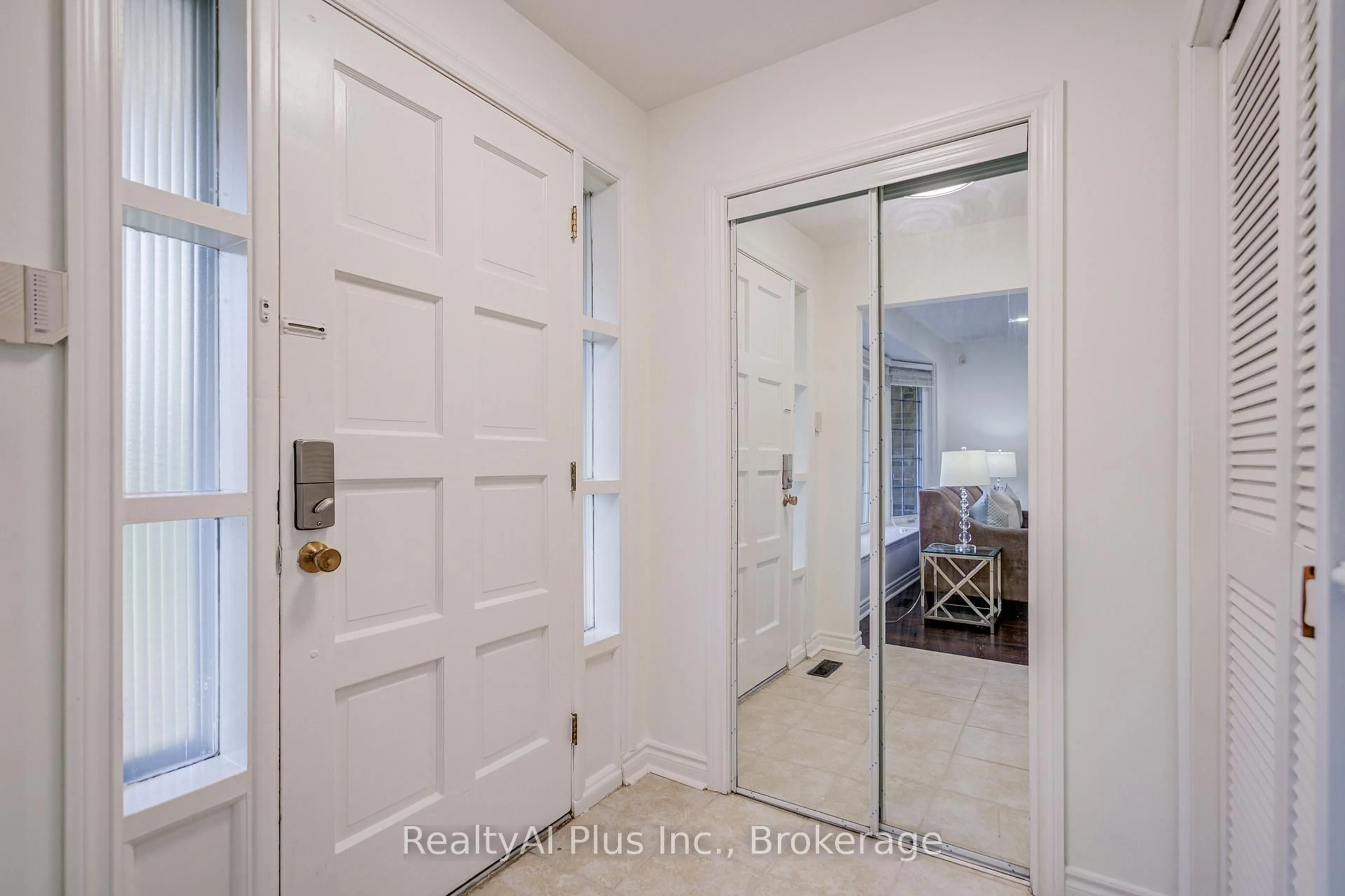 Indoor entryway for 6 Norhead Ave, Toronto Ontario M1S 2X6