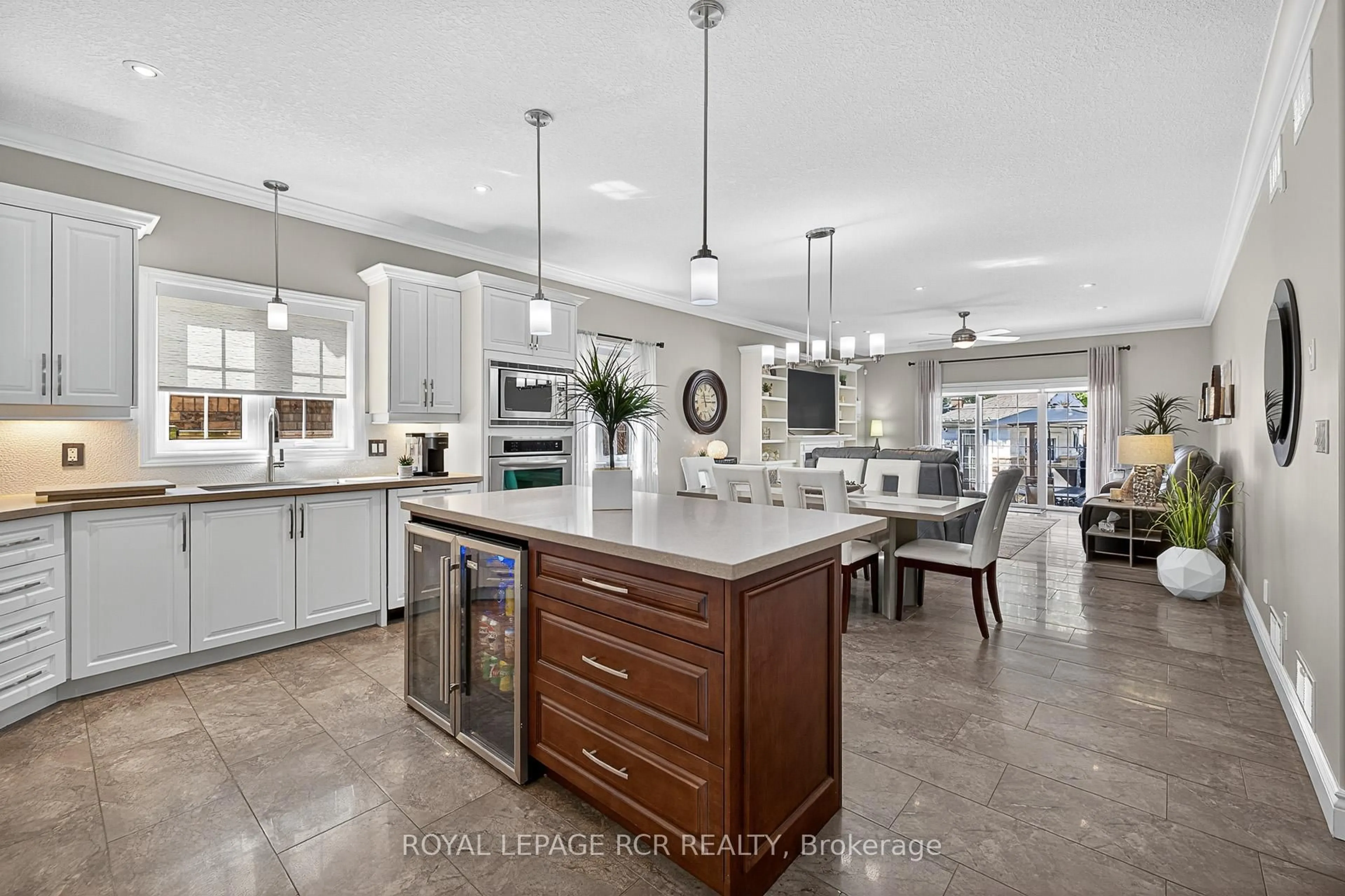 Open concept kitchen, ceramic/tile floor for 21 Corvinelli Dr, Whitby Ontario L1M 0G7