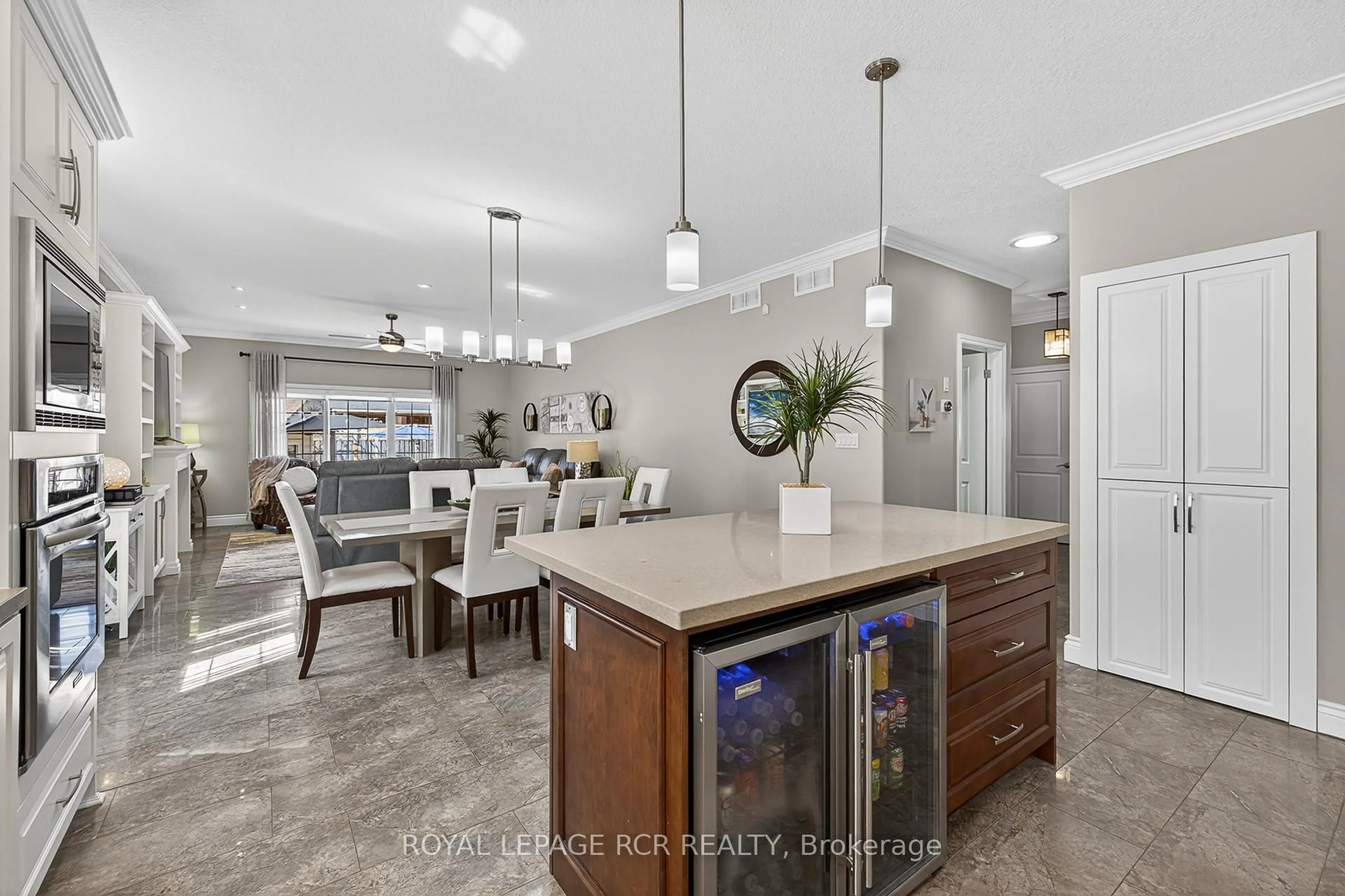 Open concept kitchen, ceramic/tile floor for 21 Corvinelli Dr, Whitby Ontario L1M 0G7