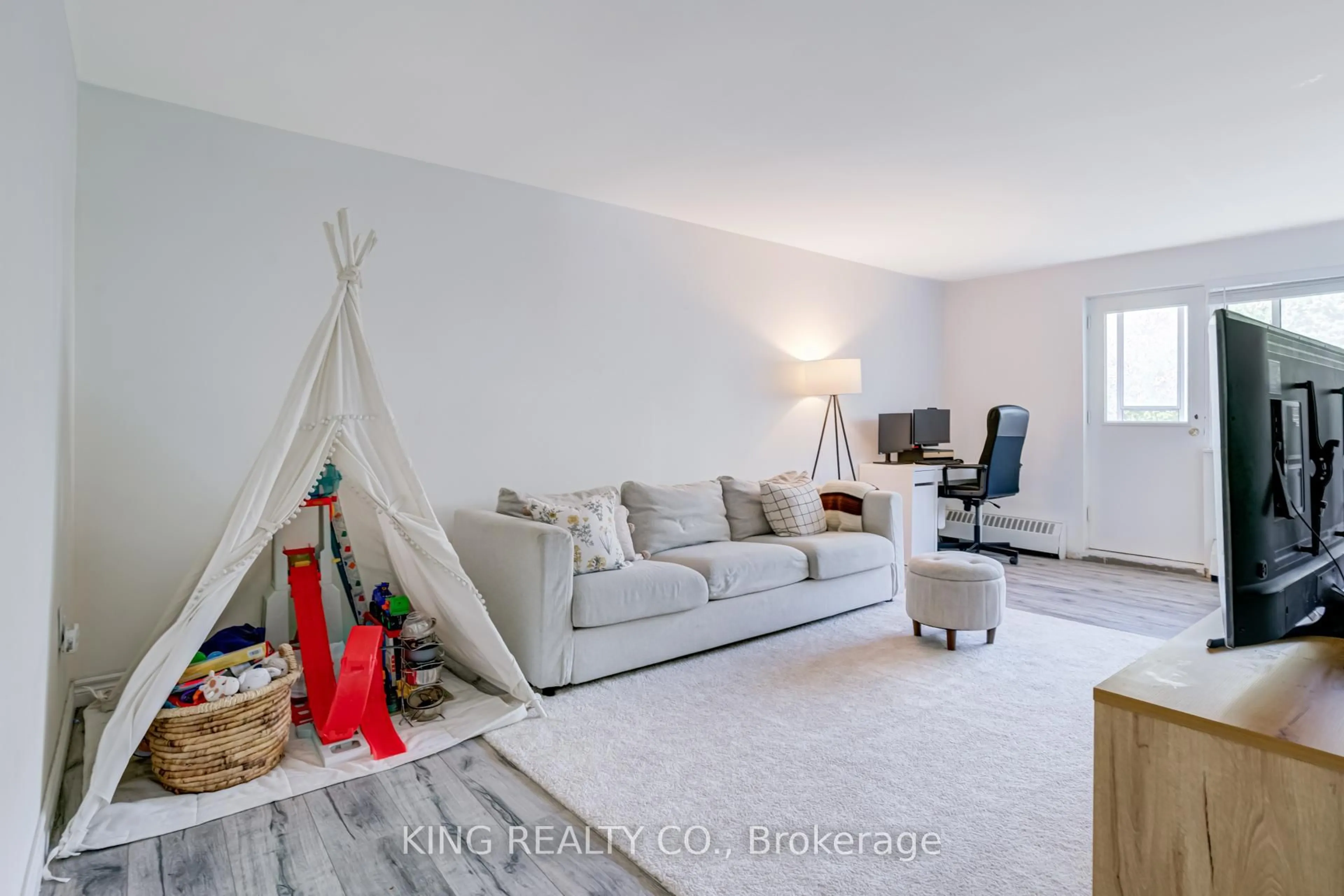 Living room with furniture, unknown for 936 Glen St #512, Oshawa Ontario L1J 5Z7