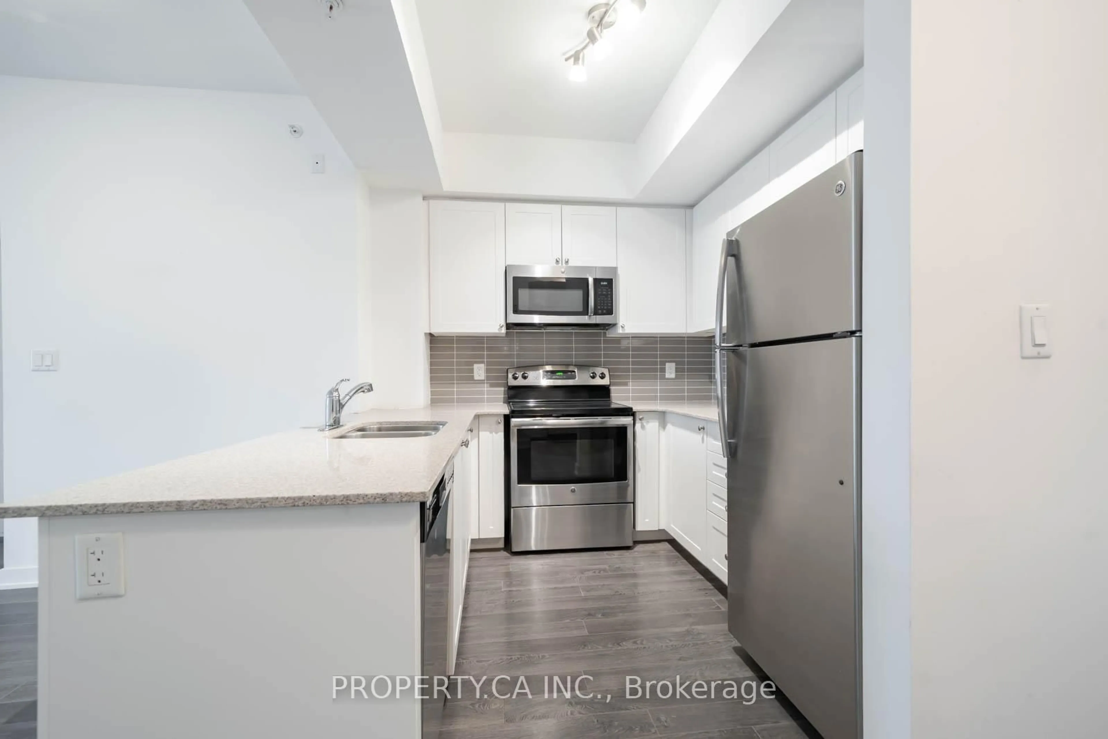 Standard kitchen, unknown for 3560 St Clair Ave #424, Toronto Ontario M1K 0A9