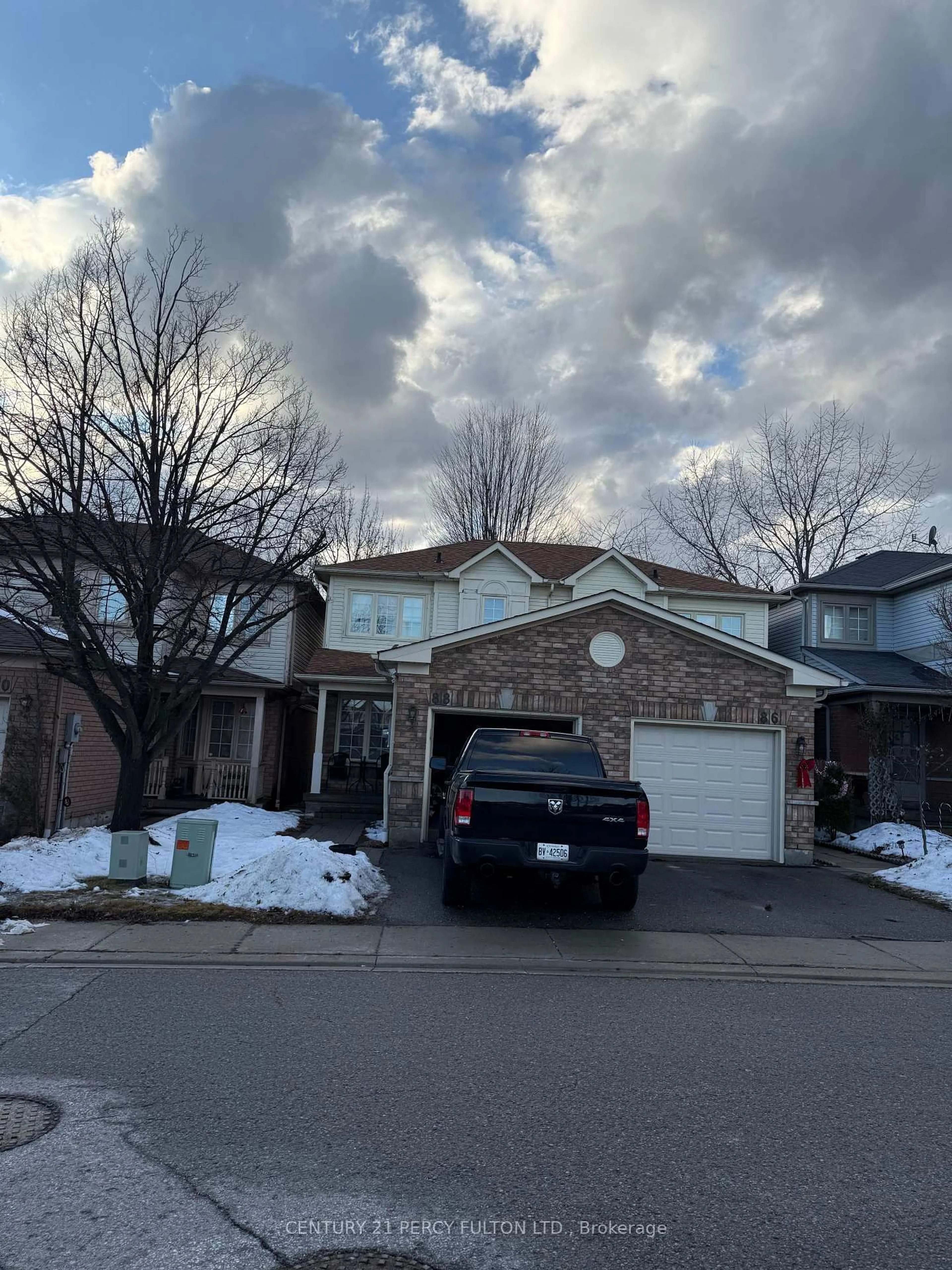 Home with brick exterior material, street for 88 Greengrove Way, Whitby Ontario L1R 2N4