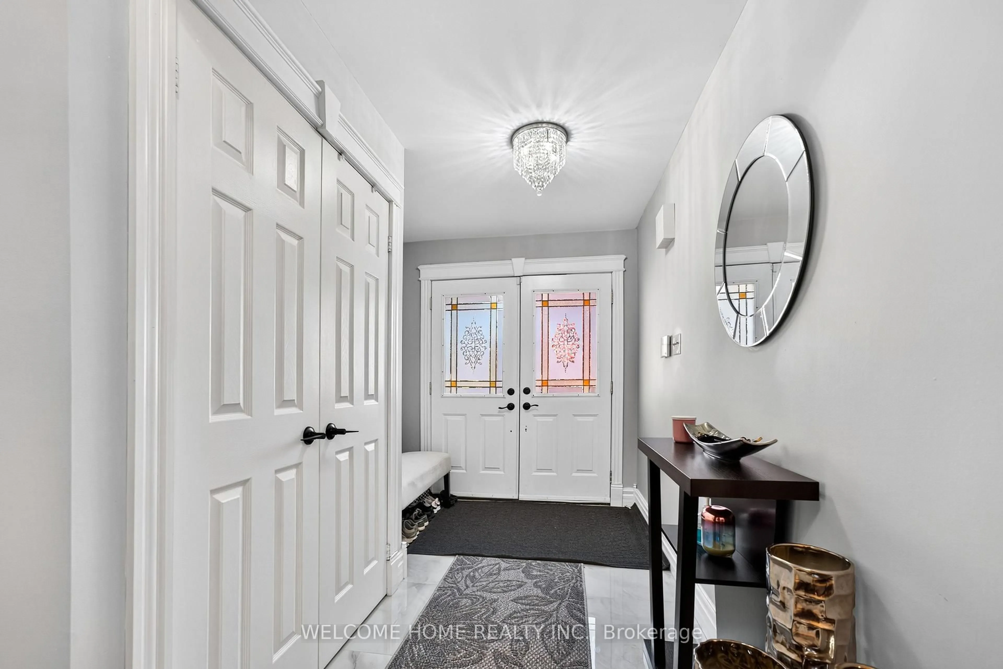 Indoor entryway for 1037 Sandcliff Dr, Oshawa Ontario L1K 2E5