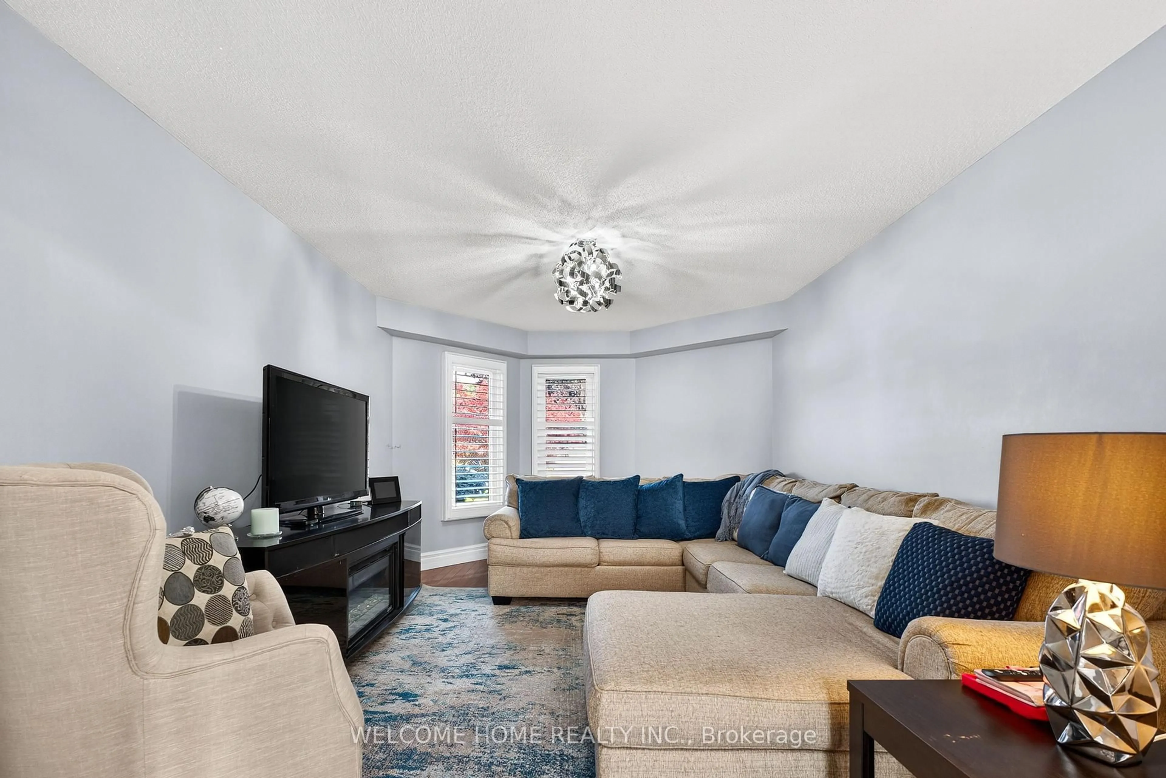 Living room with furniture, unknown for 1037 Sandcliff Dr, Oshawa Ontario L1K 2E5