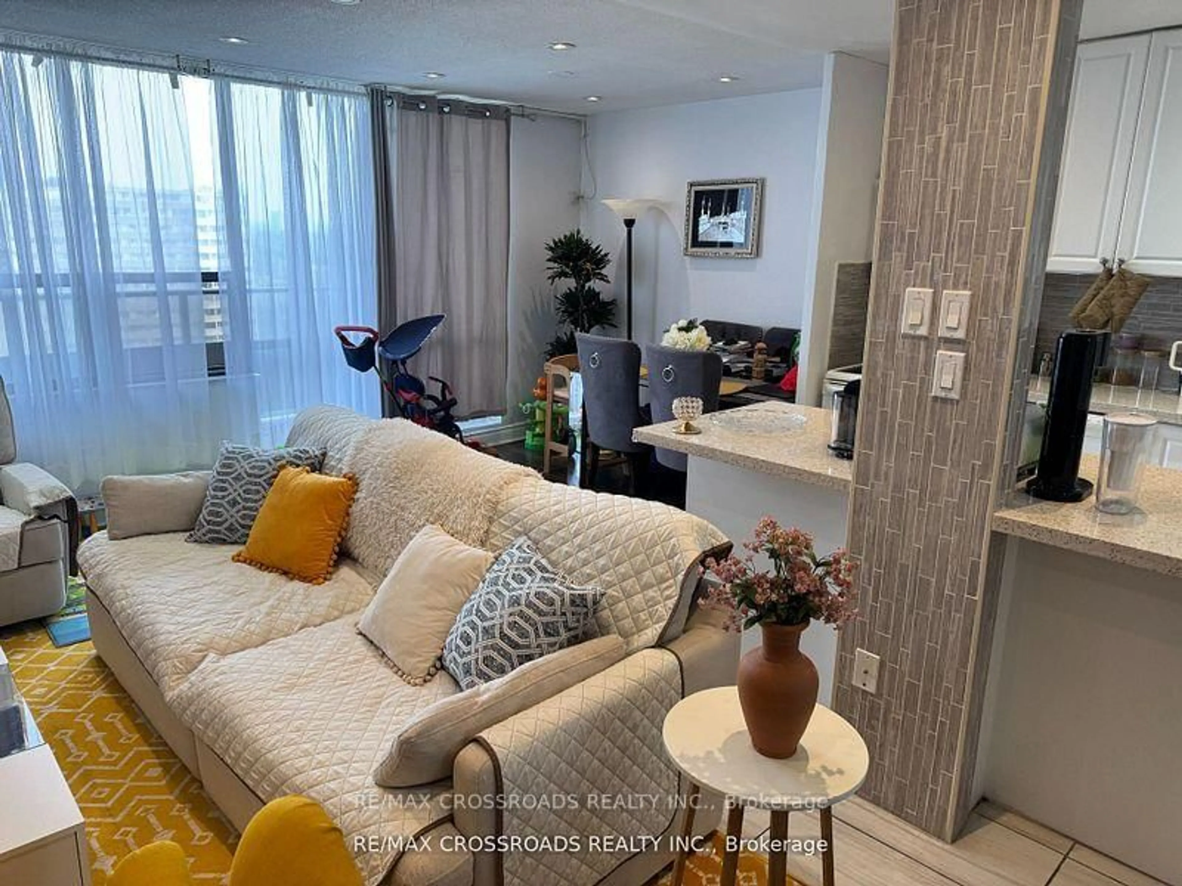 Living room with furniture, unknown for 2721 Victoria Park Ave #PH01, Toronto Ontario M1T 3N6