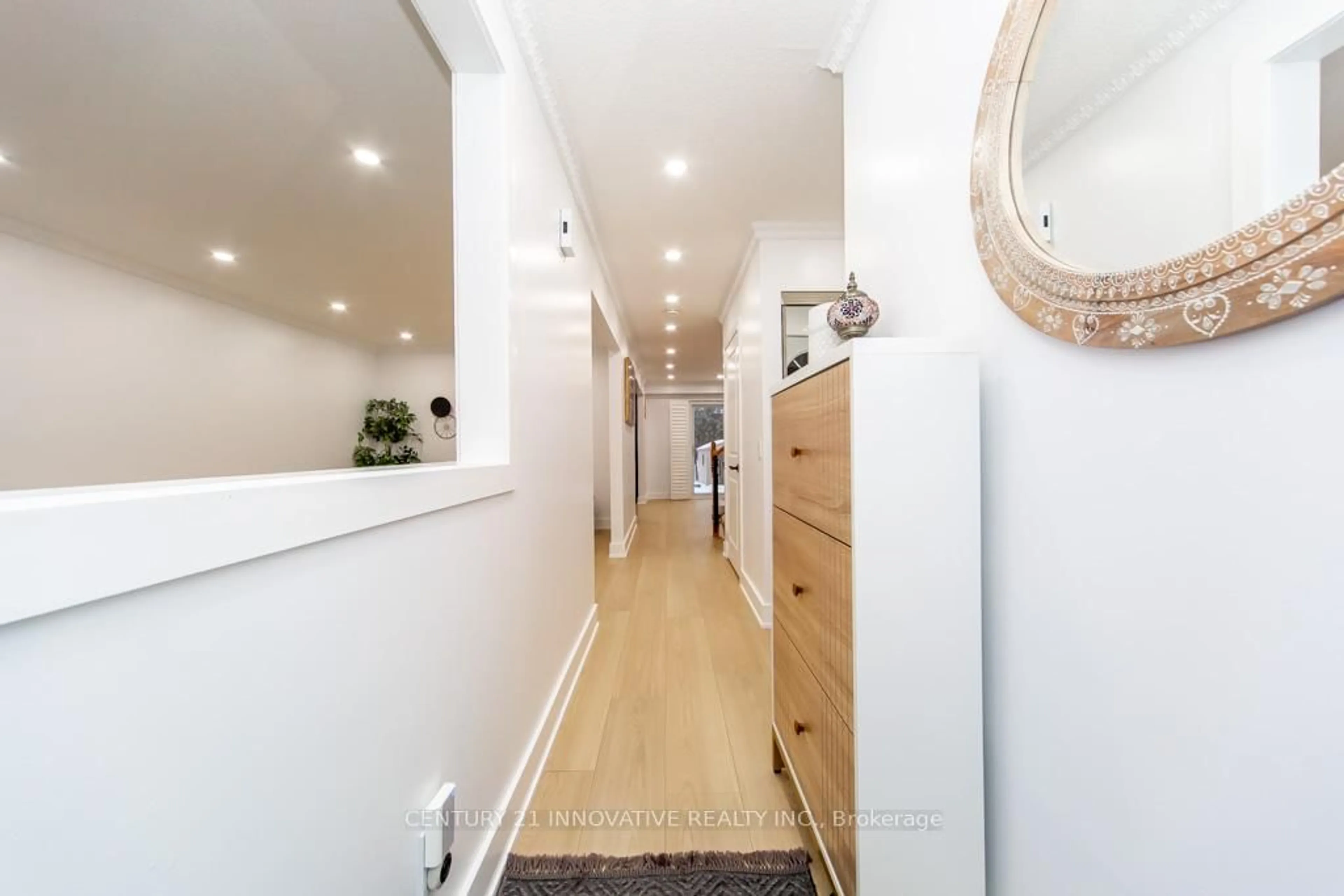 Indoor entryway for 79 McKnight Dr, Toronto Ontario M1B 2Z4