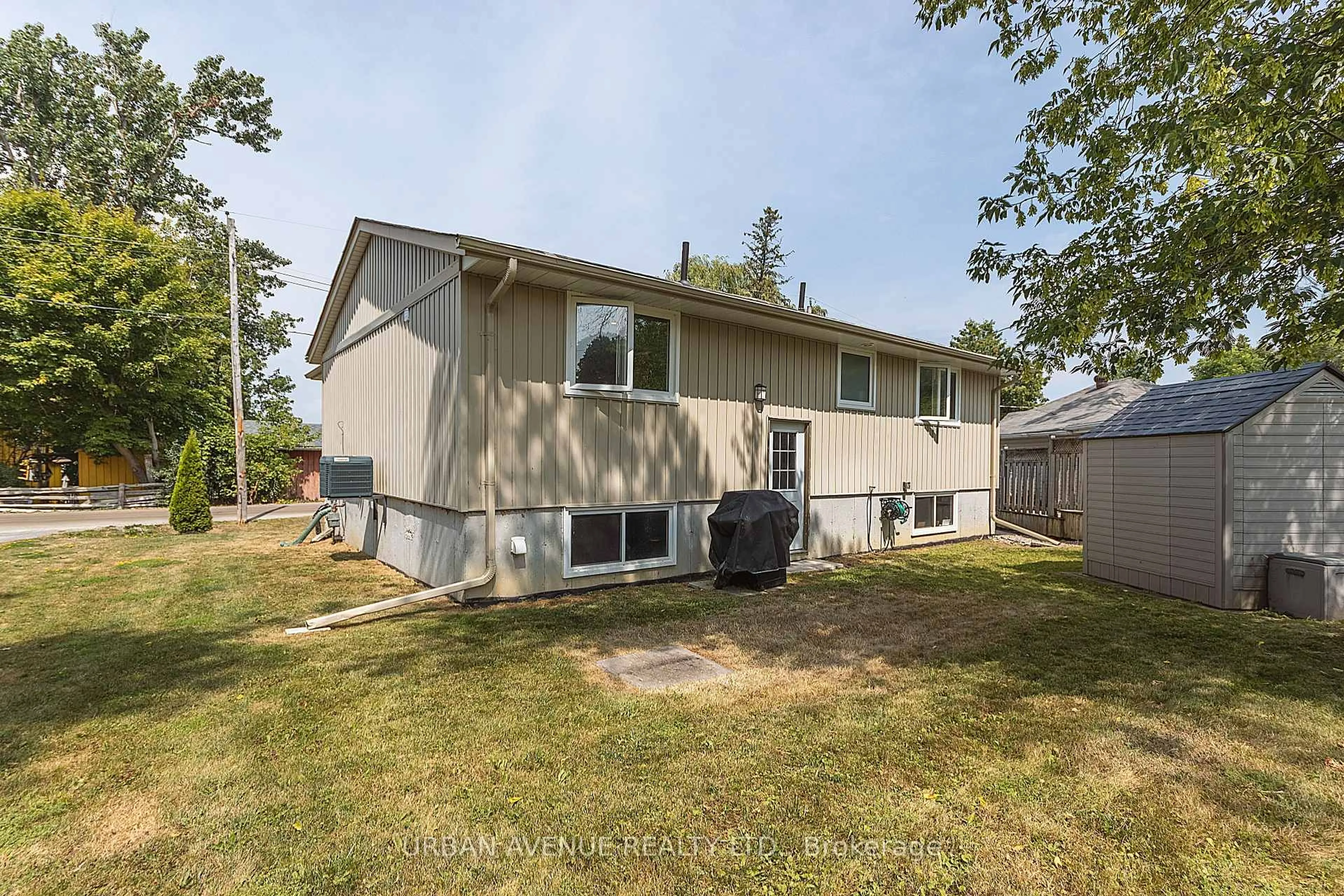 A pic from outside/outdoor area/front of a property/back of a property/a pic from drone, street for 509 VIEW LAKE Rd, Scugog Ontario L0B 1K0