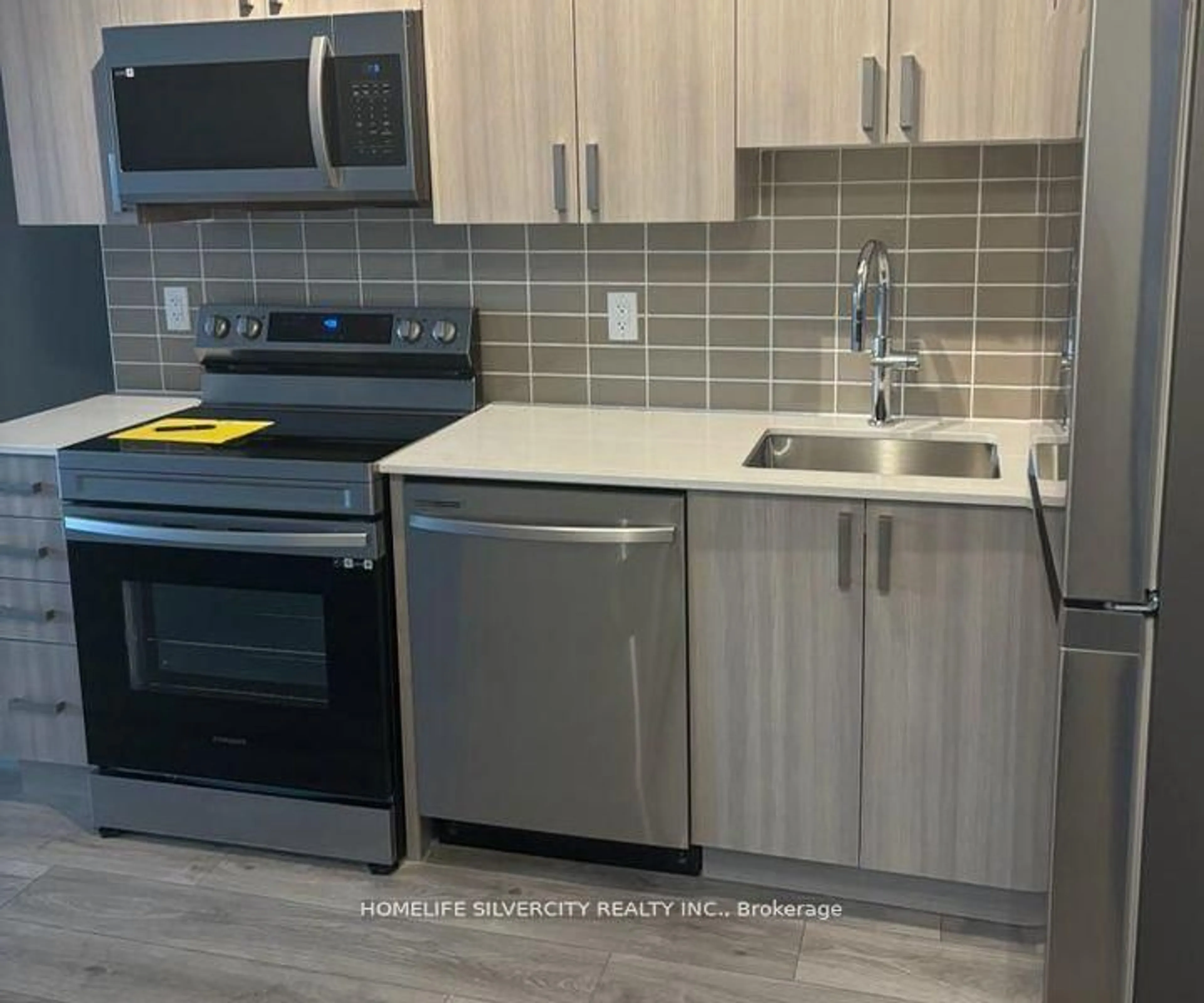 Standard kitchen, unknown for 1455 Celebration Dr #607, Pickering Ontario L1W 3R5