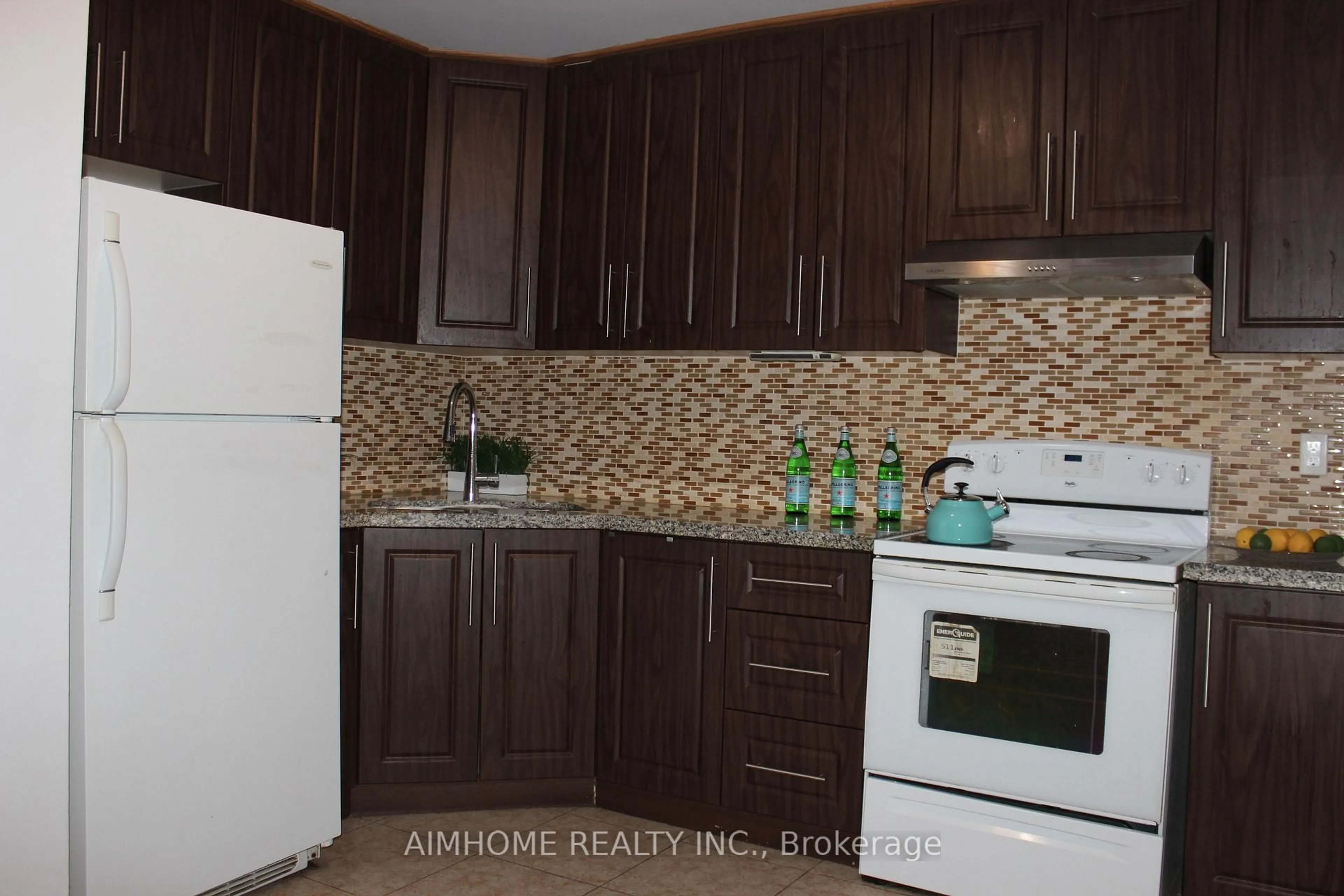 Standard kitchen, ceramic/tile floor for 100 Mornelle Crt #1086, Toronto Ontario M1E 4X2