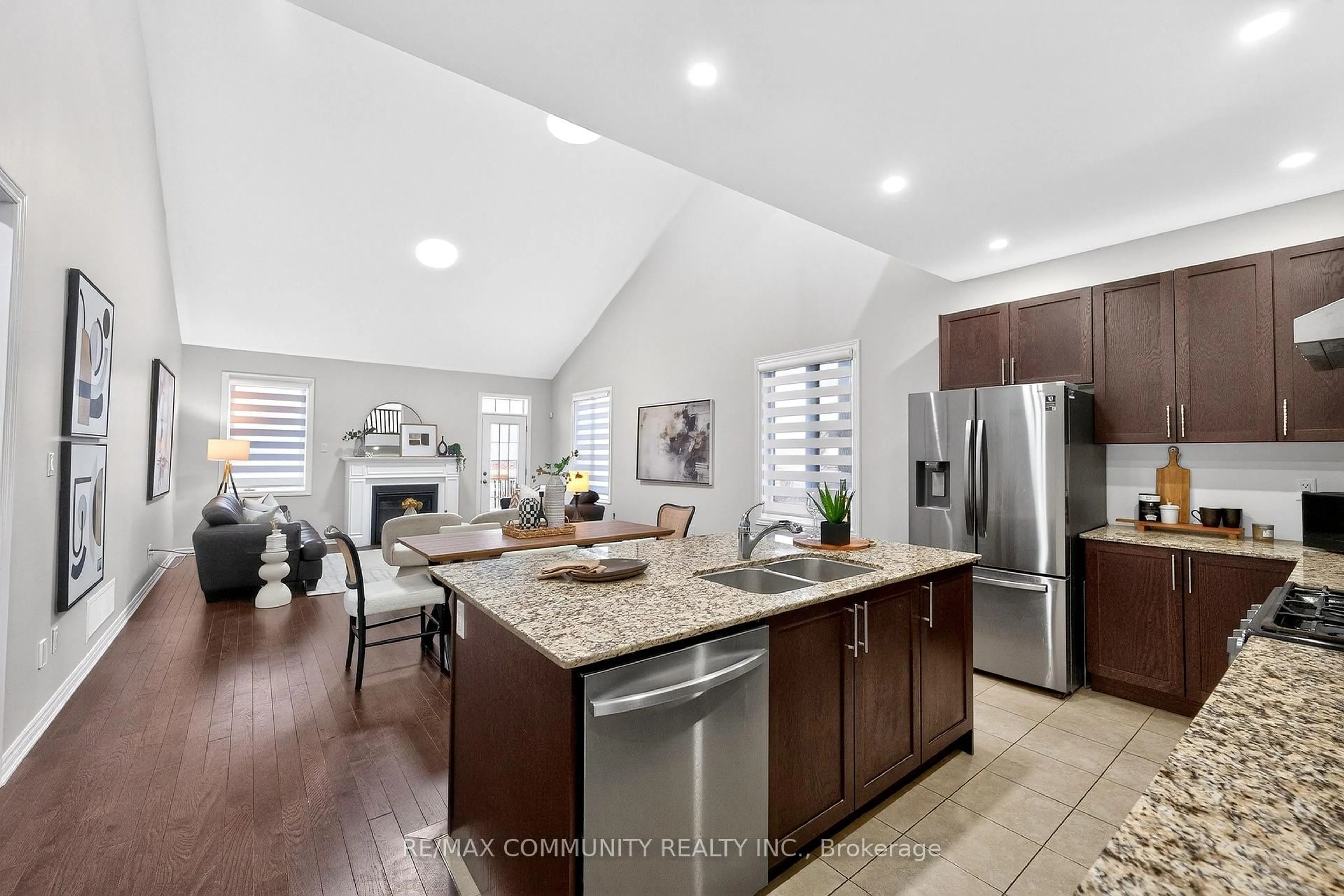 Open concept kitchen, ceramic/tile floor for 55 SOUTHAMPTON St, Scugog Ontario L9L 0A2