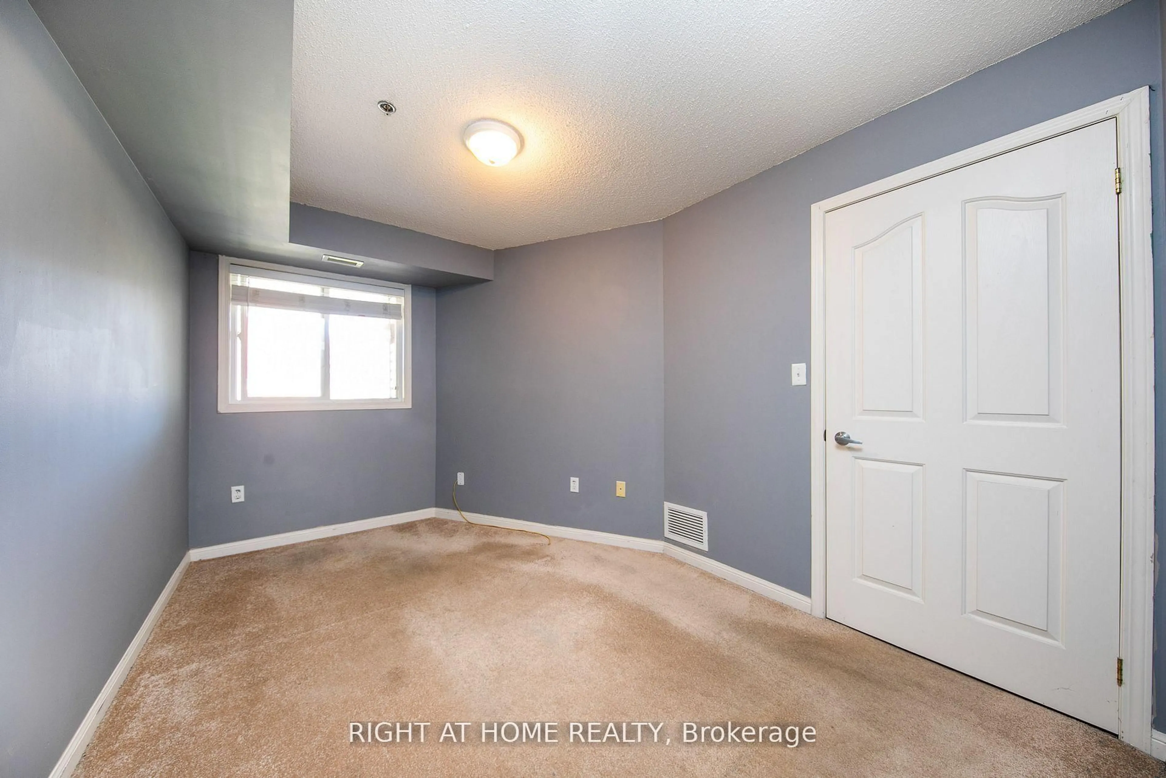 A pic of a room for 5225 Finch Ave #222, Toronto Ontario M1S 5W8