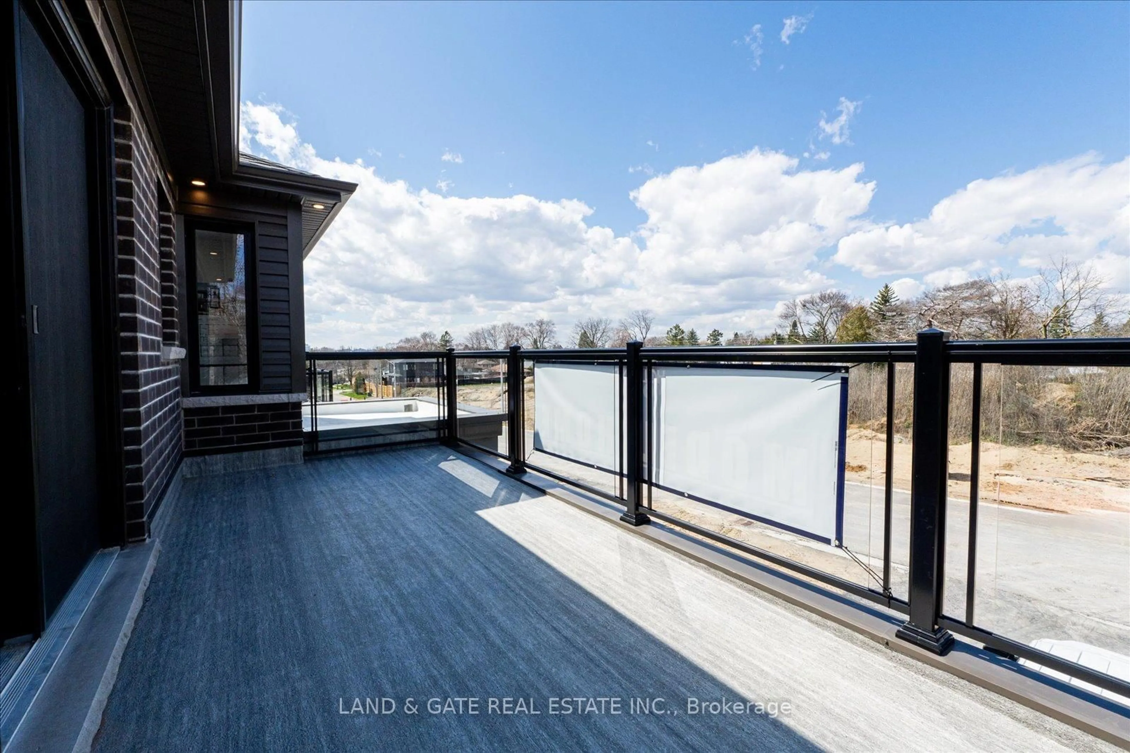 Balcony in the apartment, water/lake/river/ocean view for 985 Queensdale Ave, Oshawa Ontario L1H 1H4