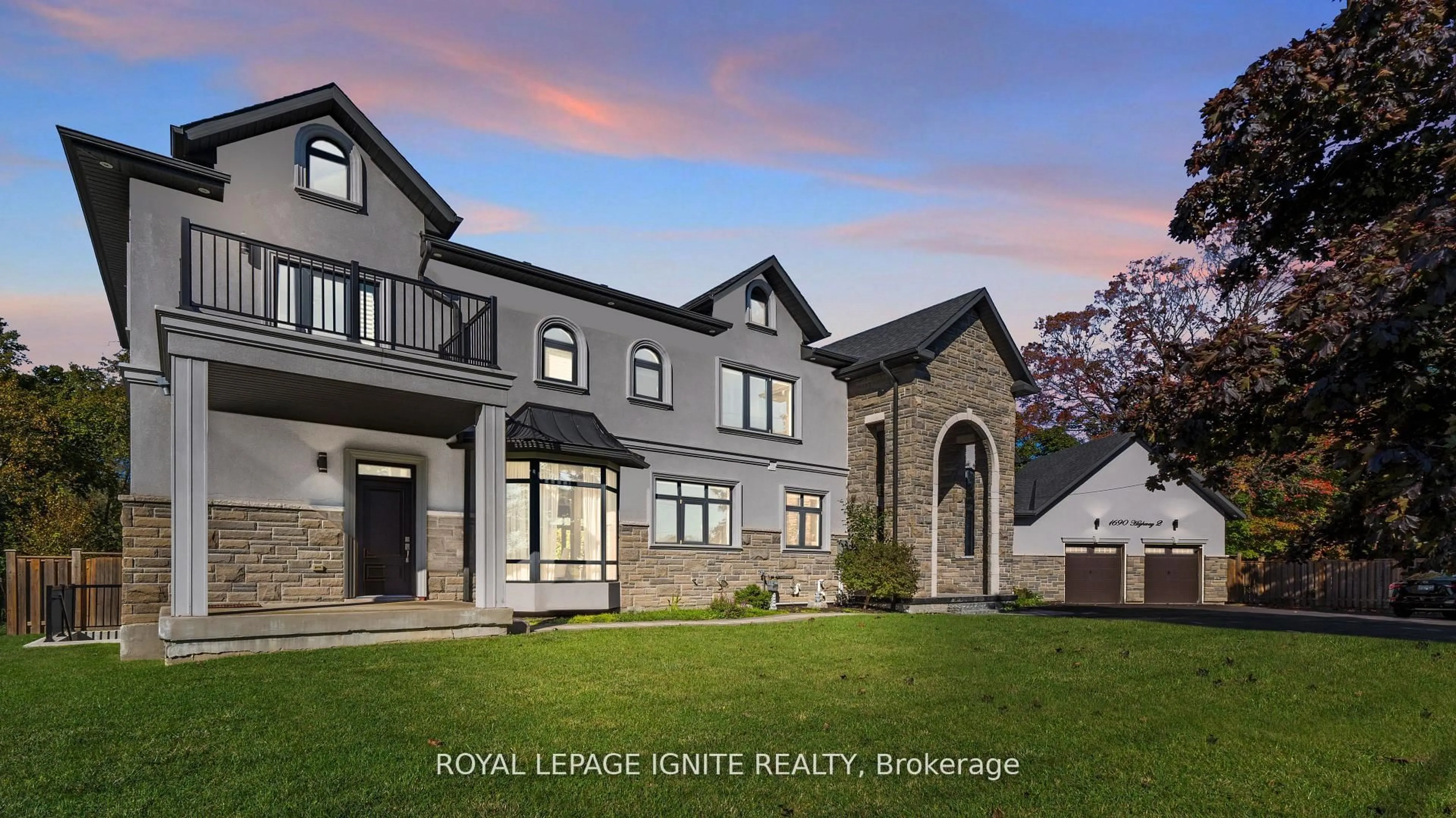 Home with brick exterior material, unknown for 1690 Highway 2 Rd, Clarington Ontario L1E 3R6