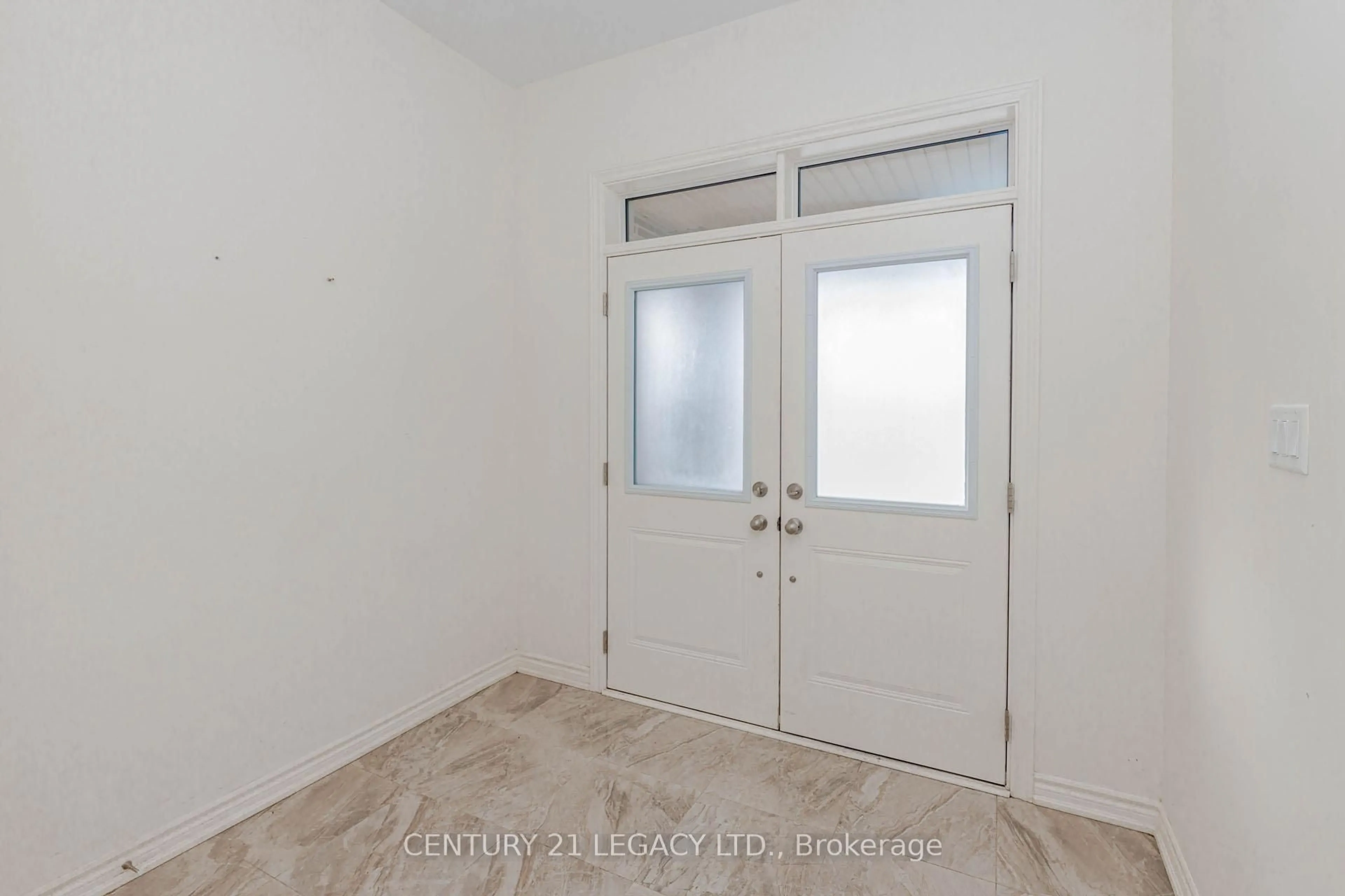 A pic of a room for 1271 Plymouth Dr, Oshawa Ontario L1L 0T9