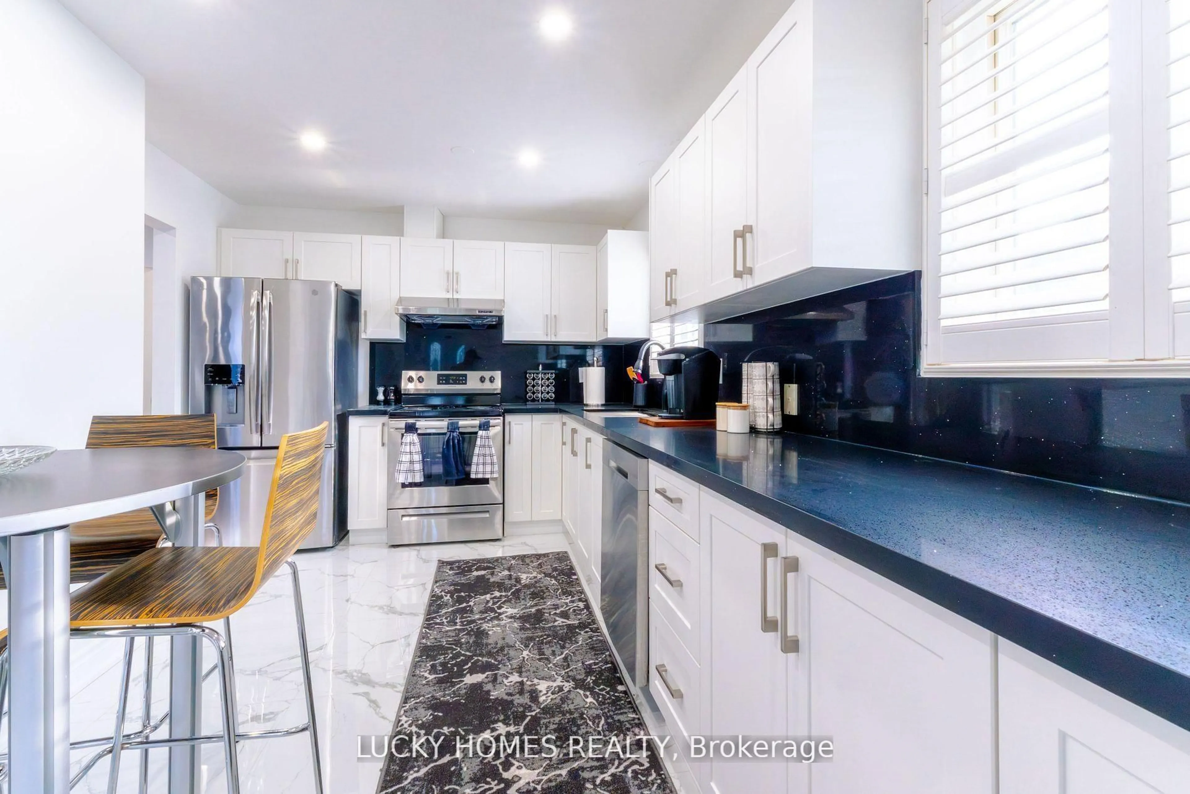 Contemporary kitchen, ceramic/tile floor for 33 Vanstone Crt, Clarington Ontario L1C 3V6