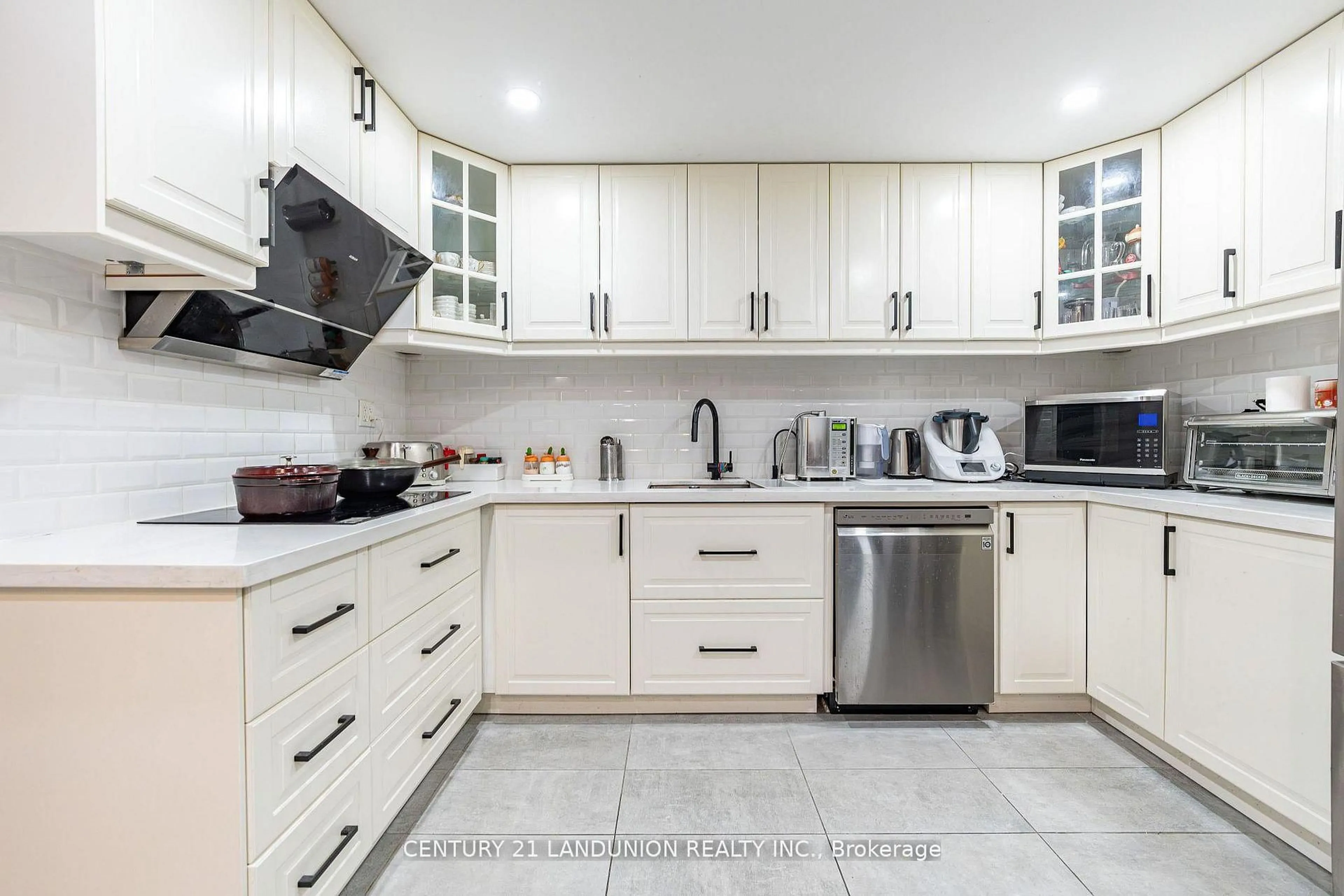 Contemporary kitchen, ceramic/tile floor for 55 Bamburgh Circ #1209, Toronto Ontario M1W 3V4